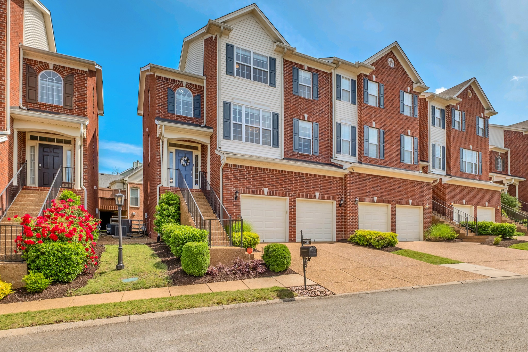 1206 Forest Lake Ct