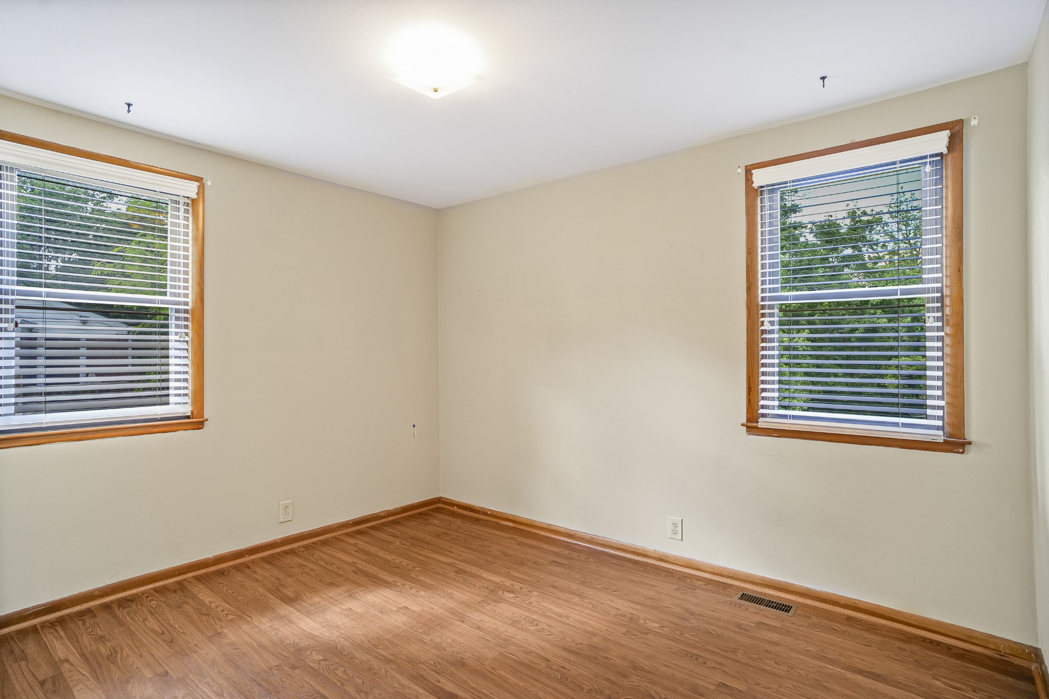 386 Brewer Dr
