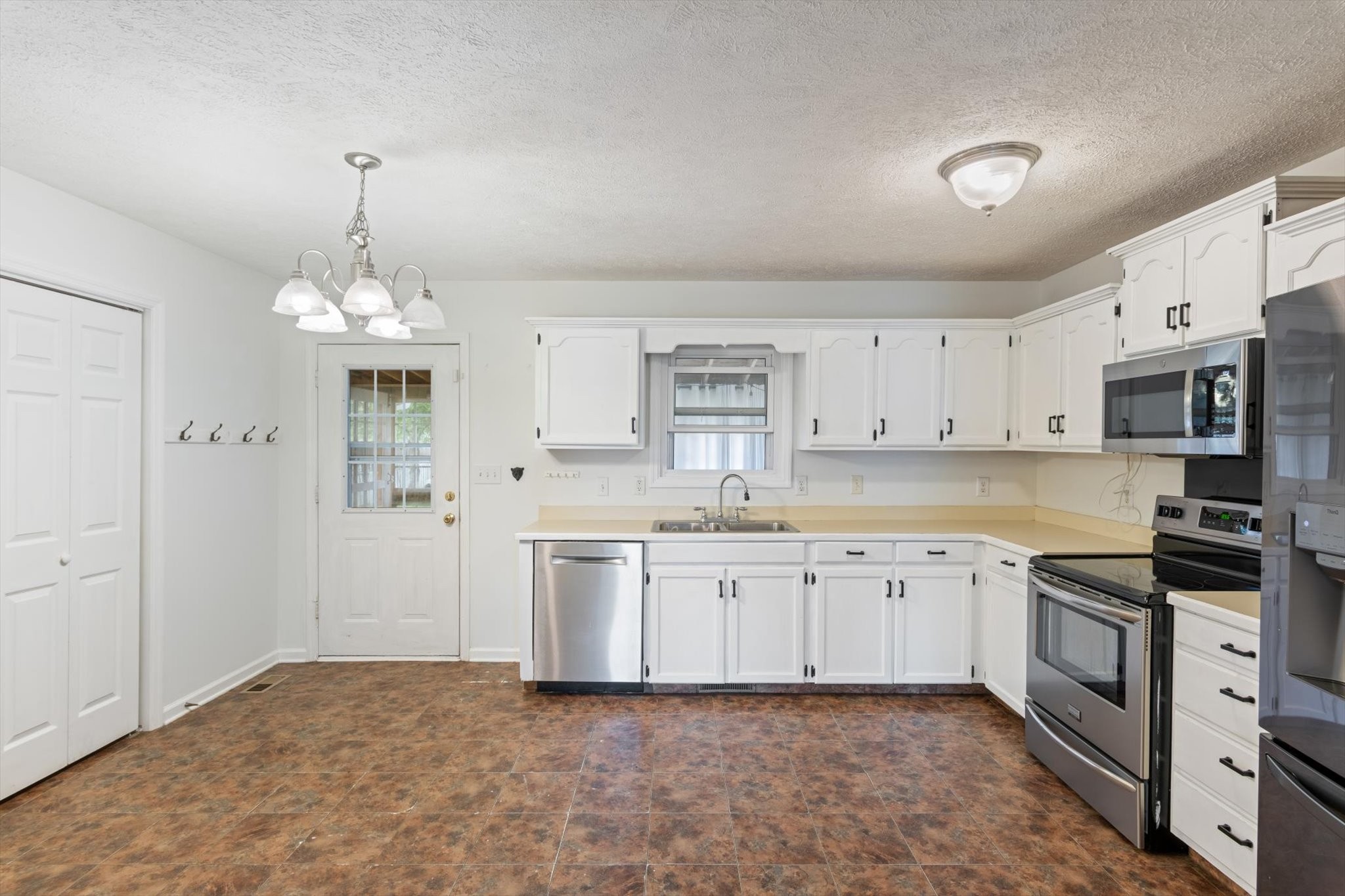 2706 Zakary Ct