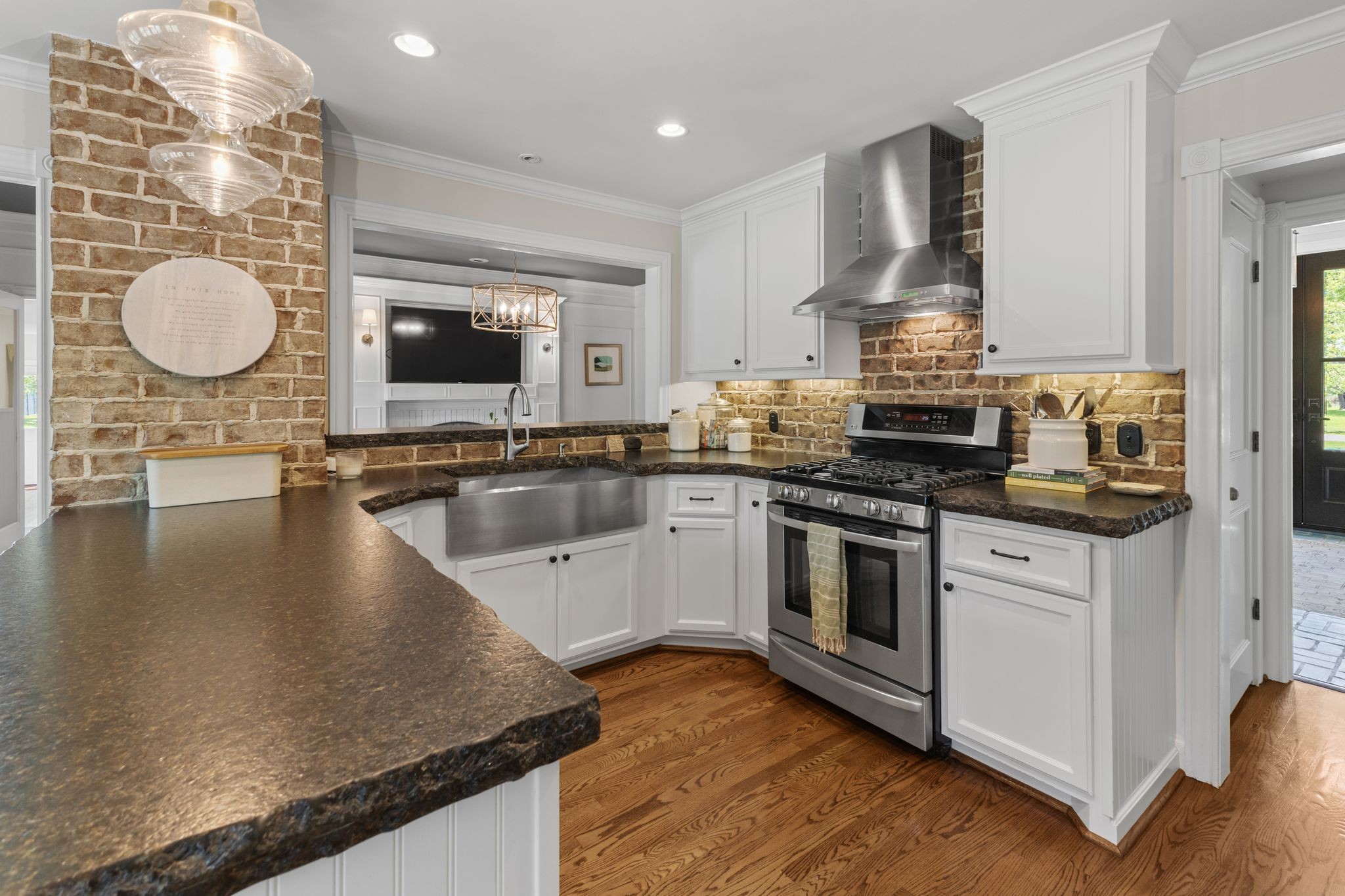 1946 Harpeth River Dr