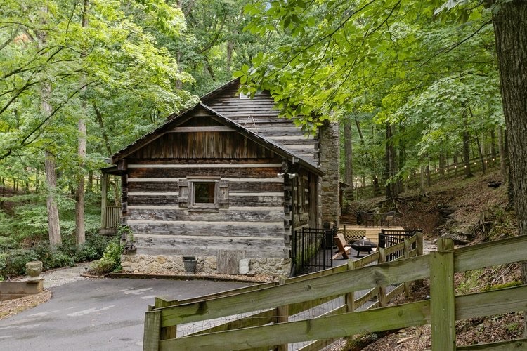 824 High Point Ridge Rd