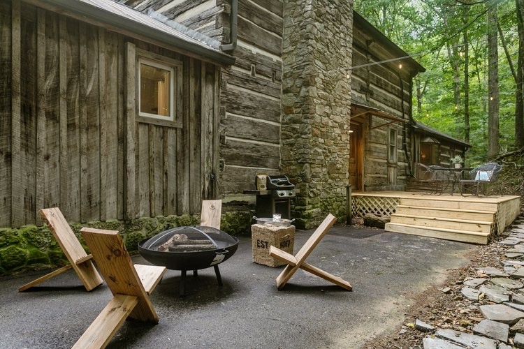 824 High Point Ridge Rd