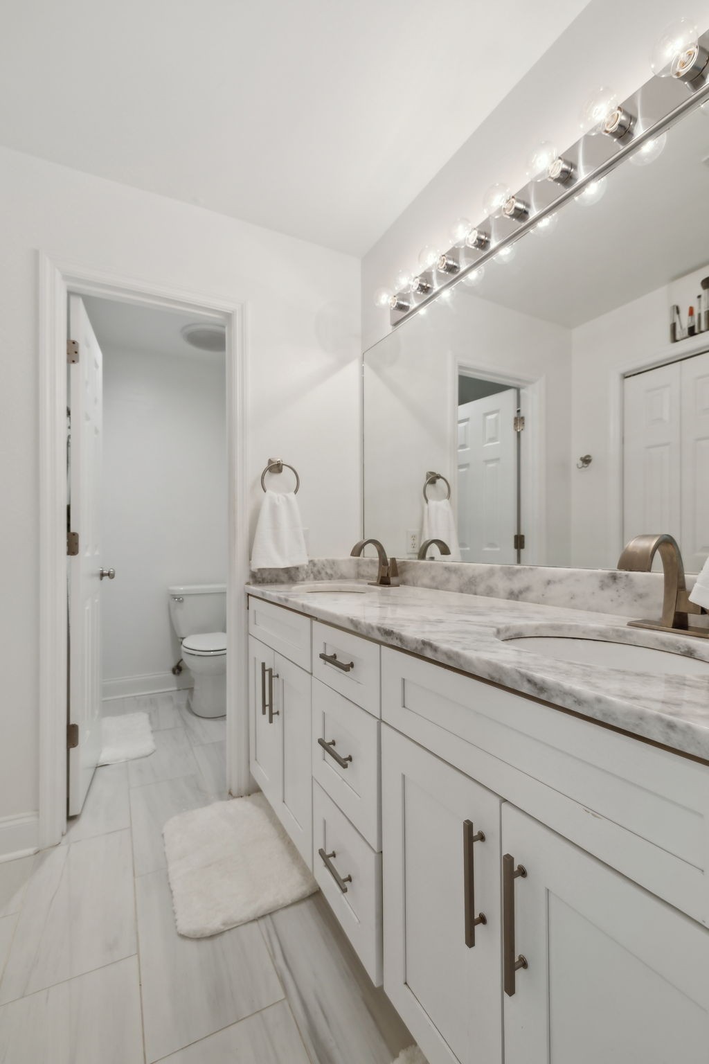 9455 Foothills Ct