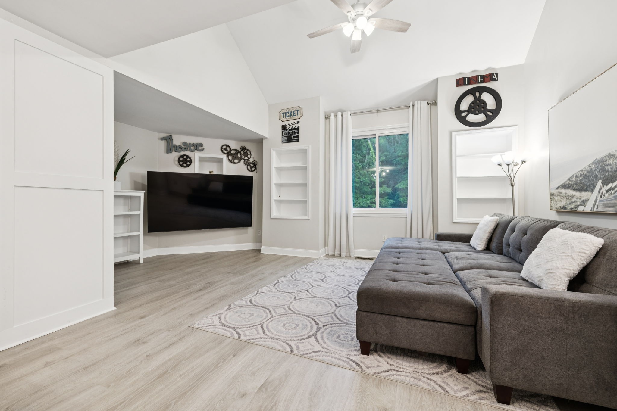 9455 Foothills Ct