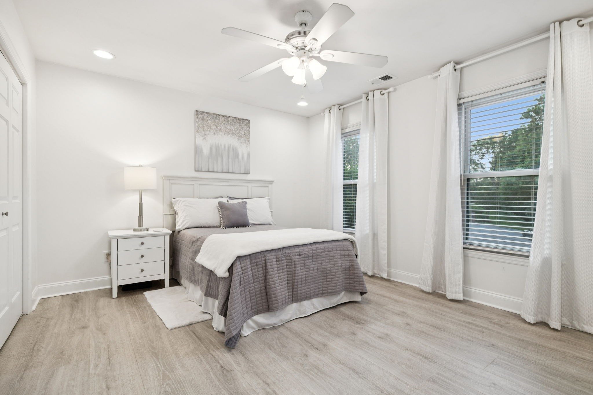 9455 Foothills Ct