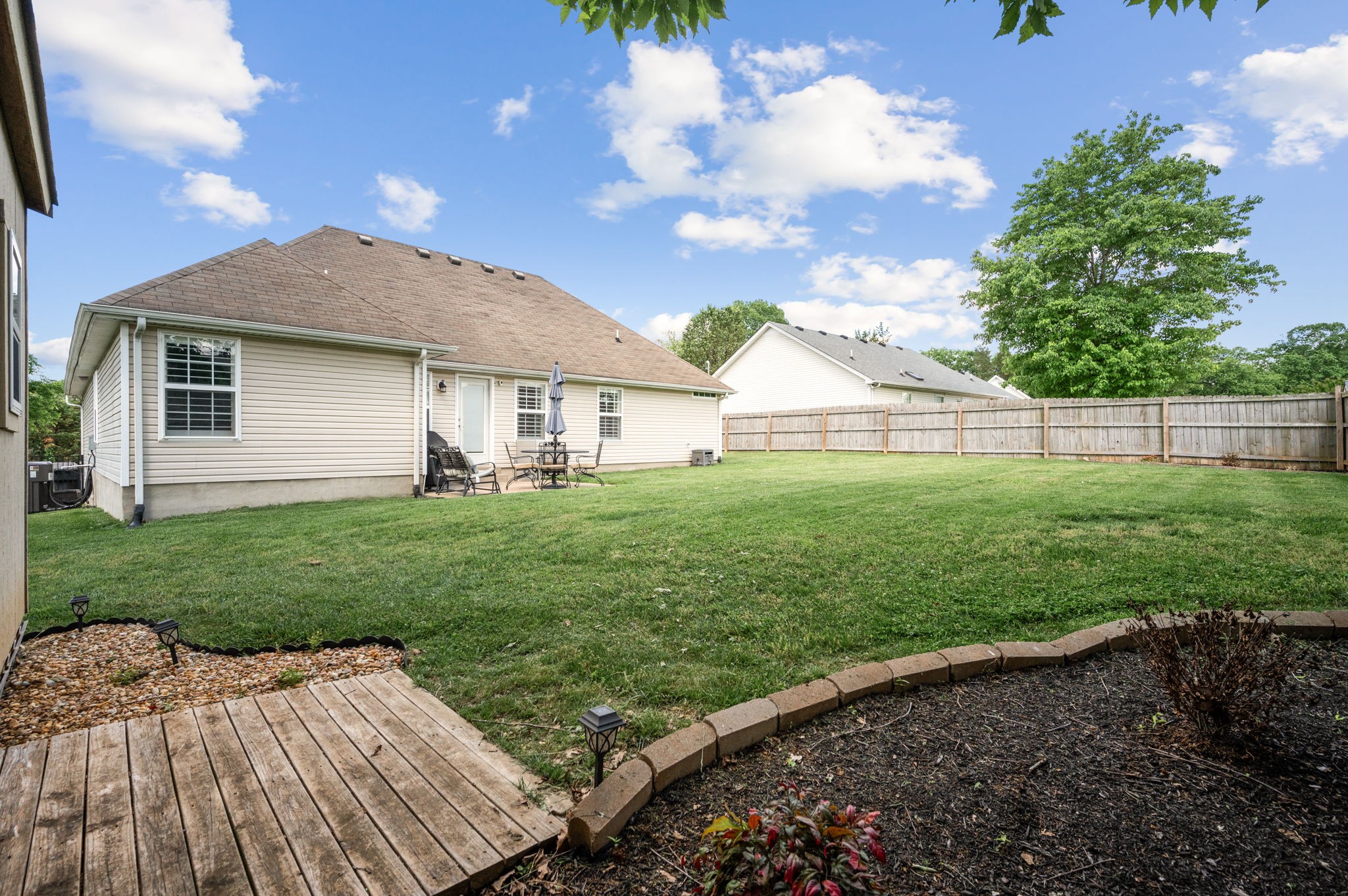 4237 Nandina Ct