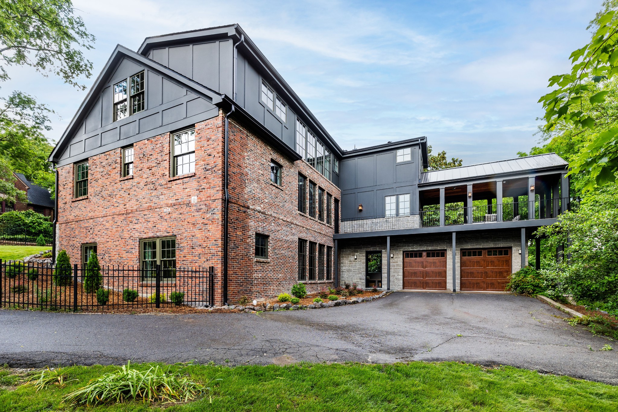 3002 Overlook Dr