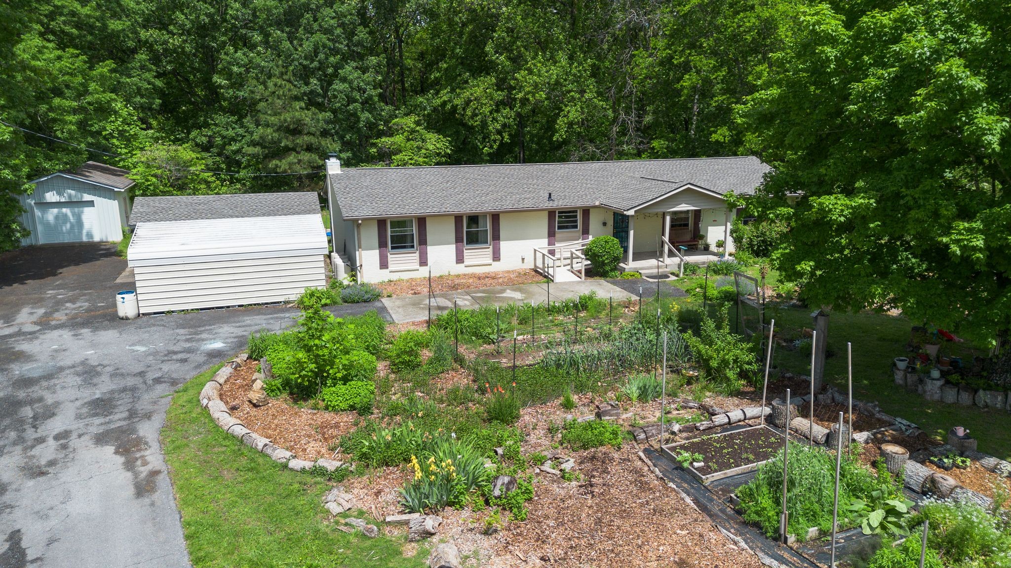 5933 Higdon Rd