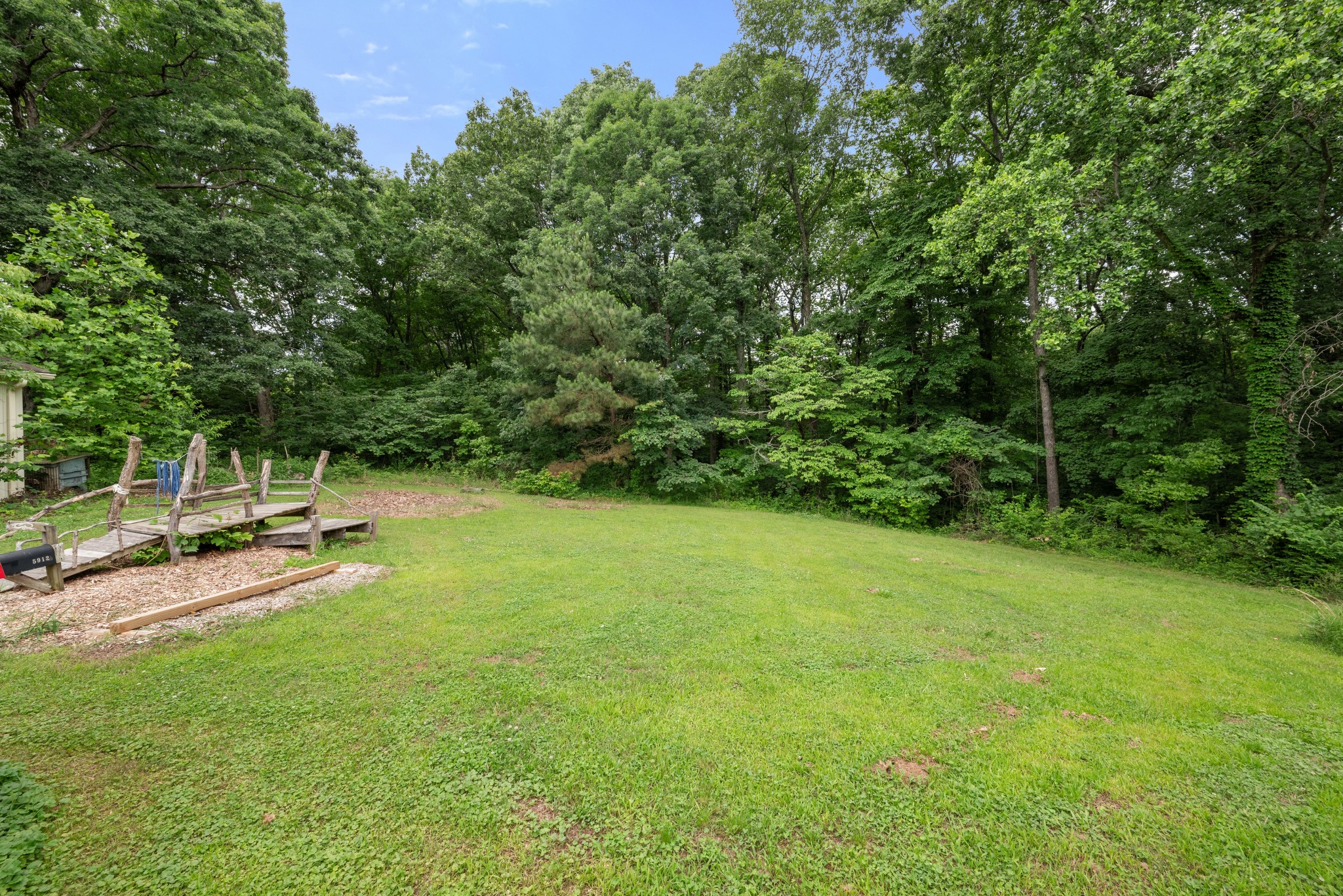 5933 Higdon Rd