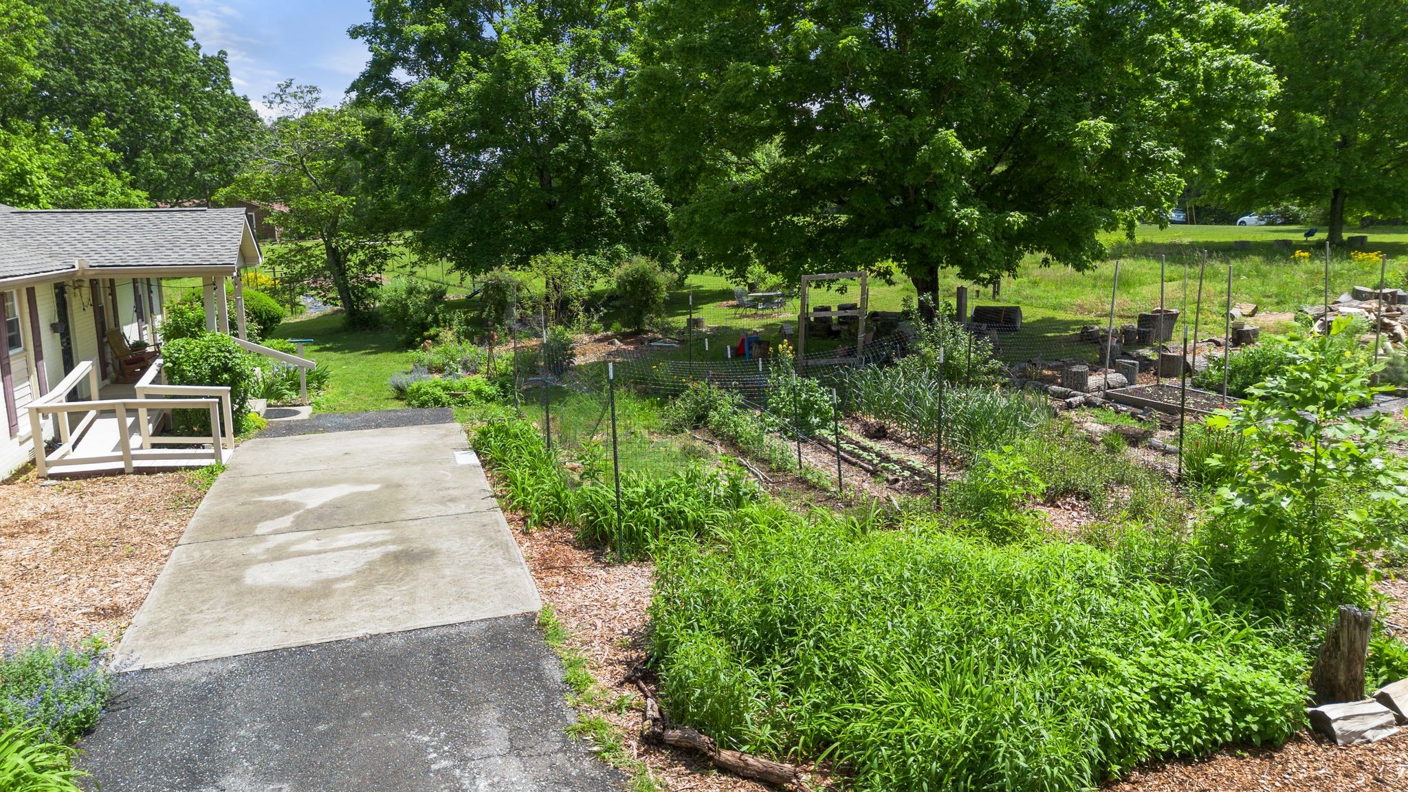 5933 Higdon Rd