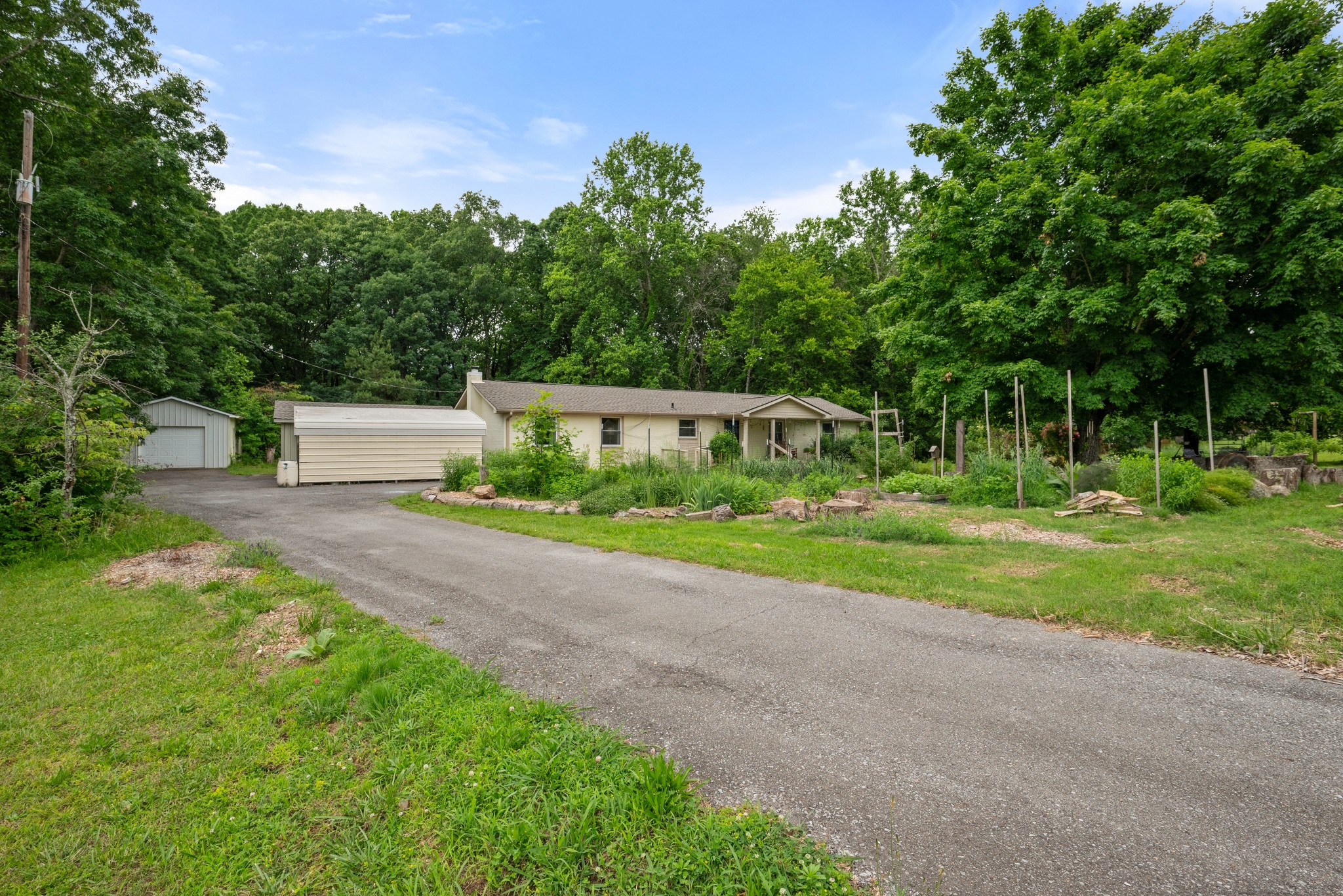 5933 Higdon Rd