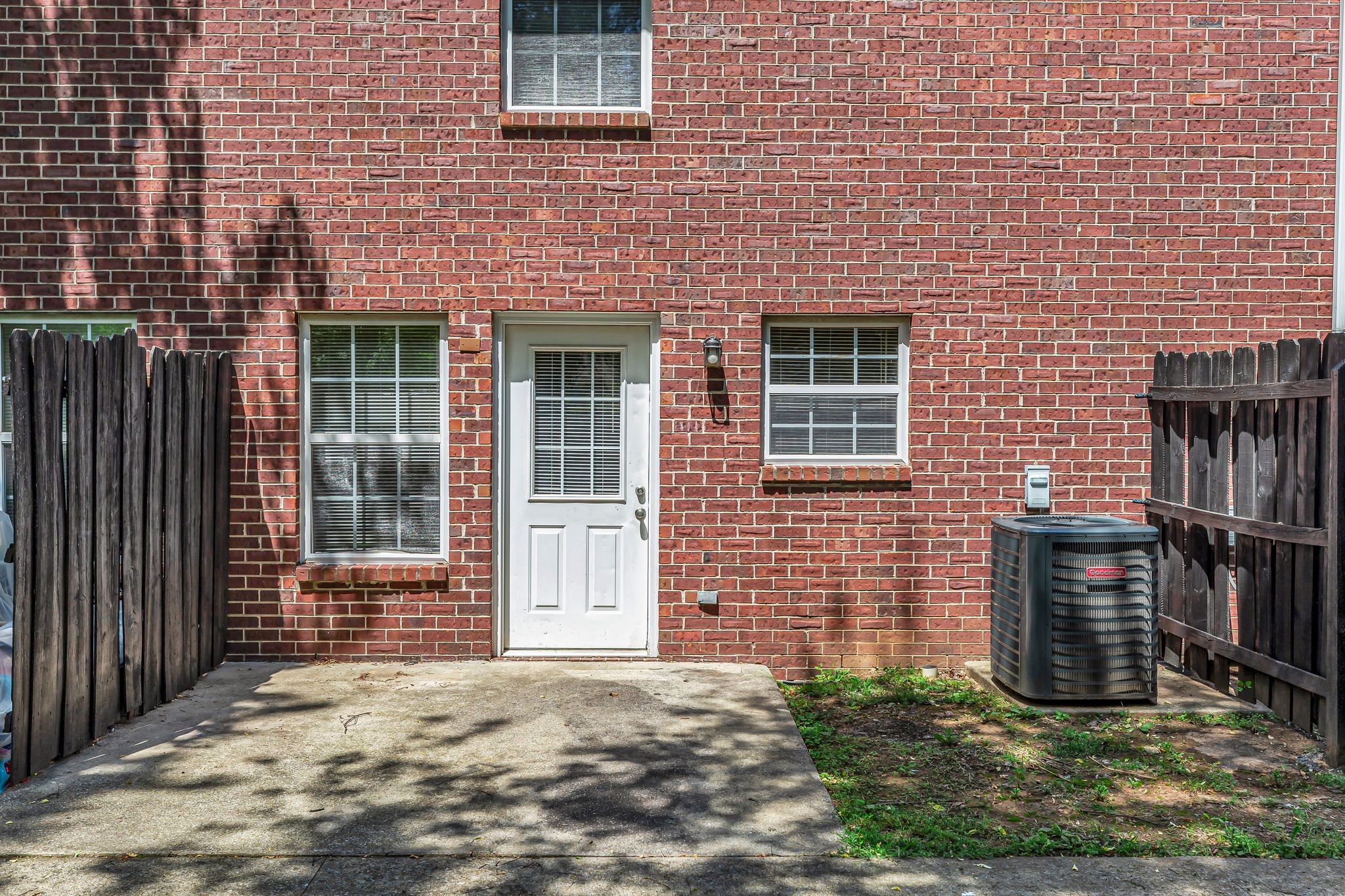 1514 Center Pointe Dr