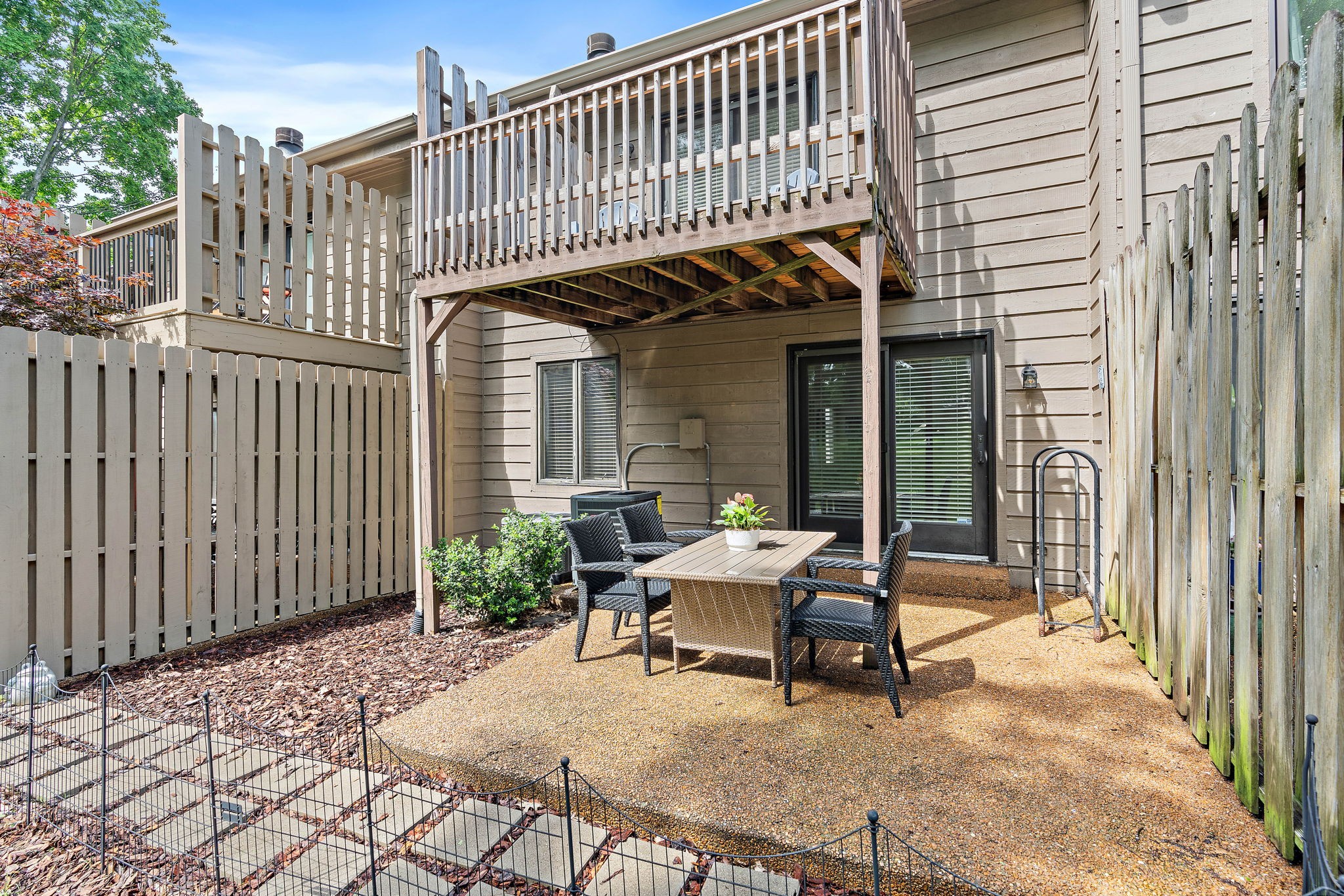 677 Harpeth Trace Dr