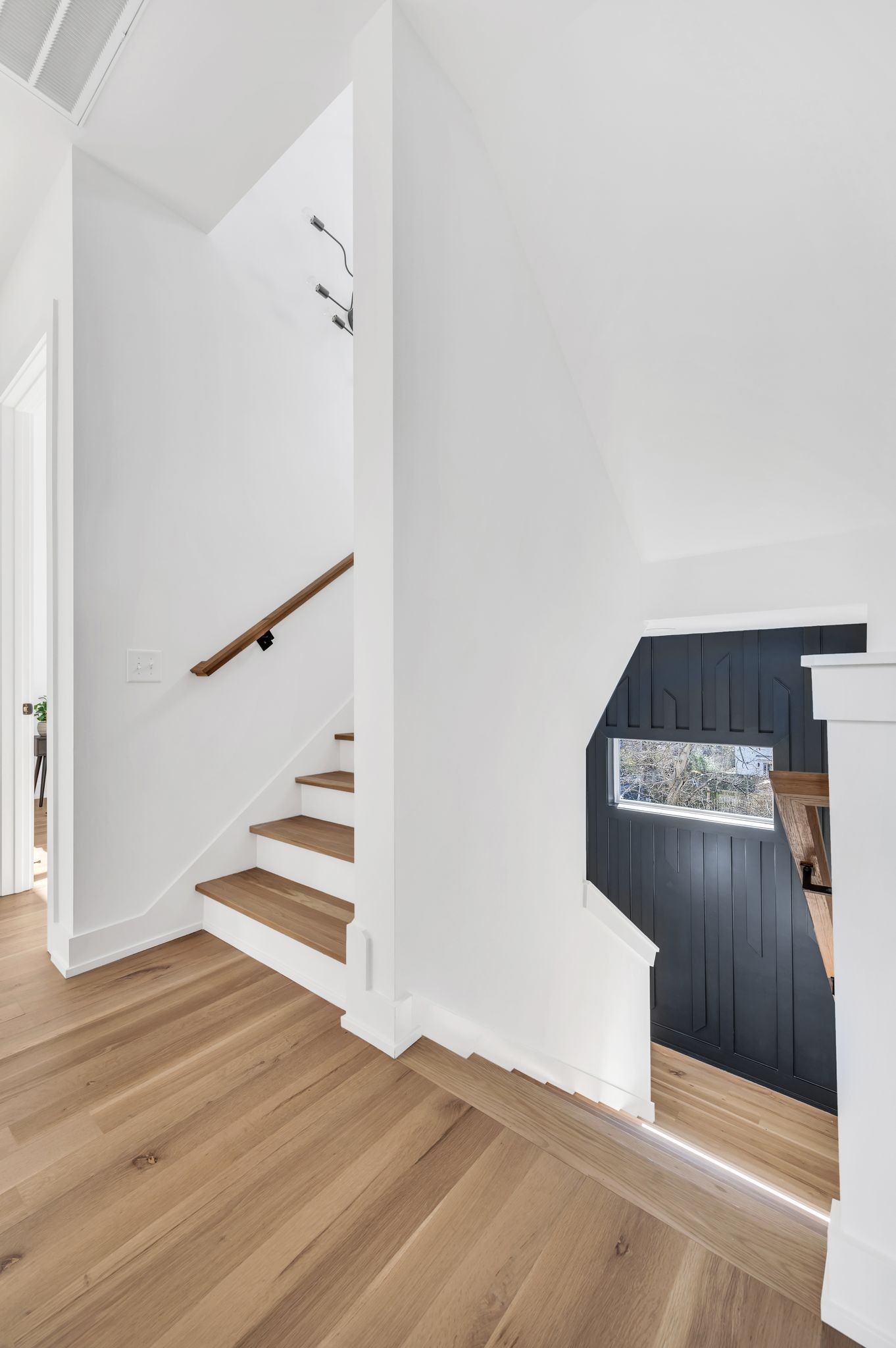 16B Willis St