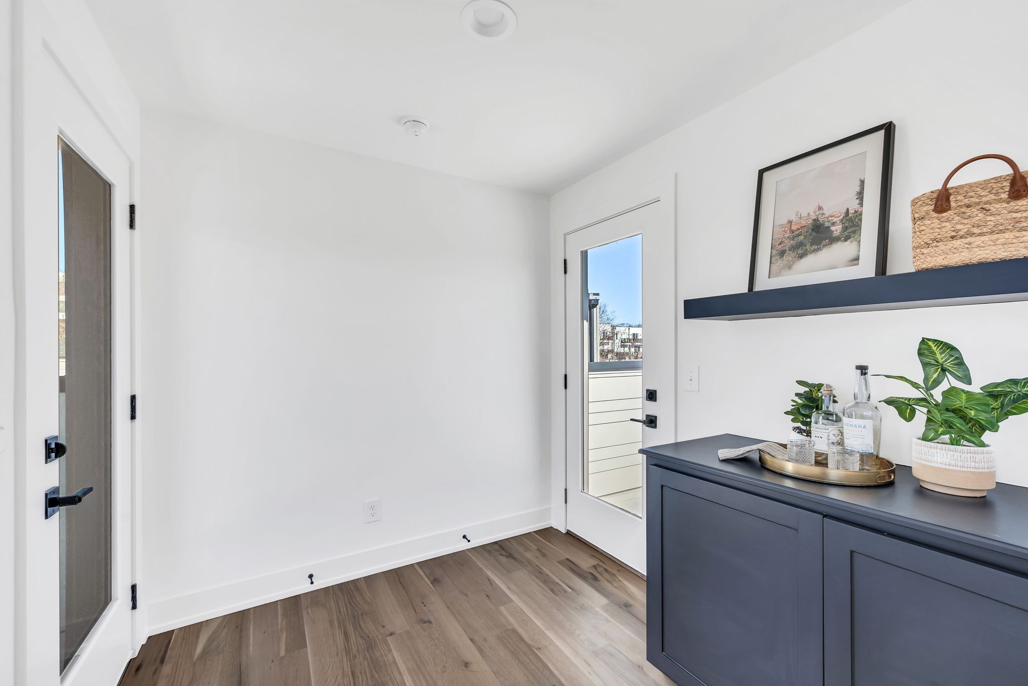 16B Willis St