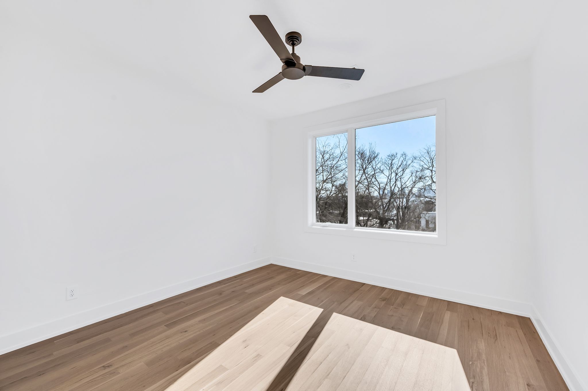 16B Willis St