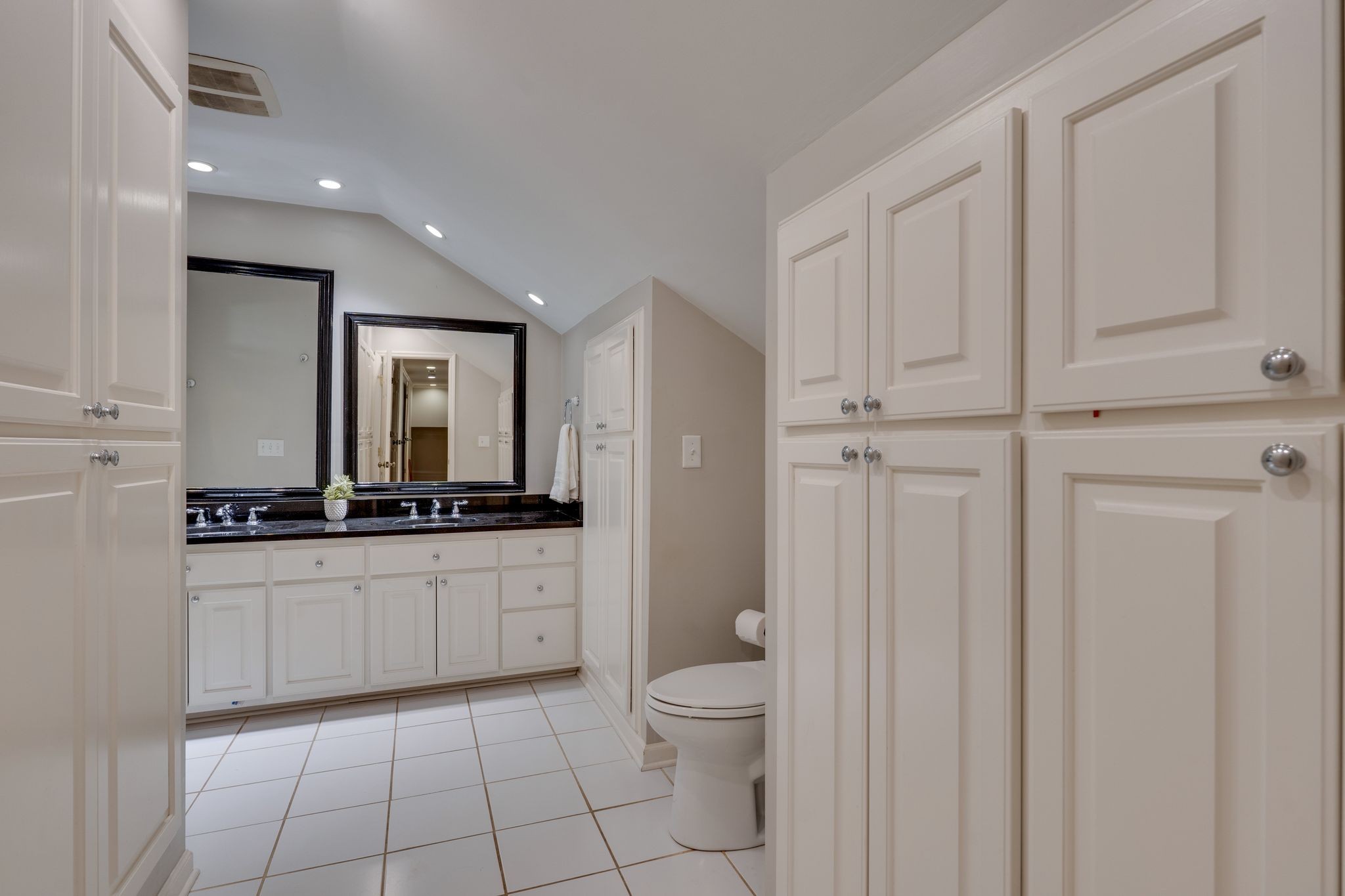 814 Willowdale Ct