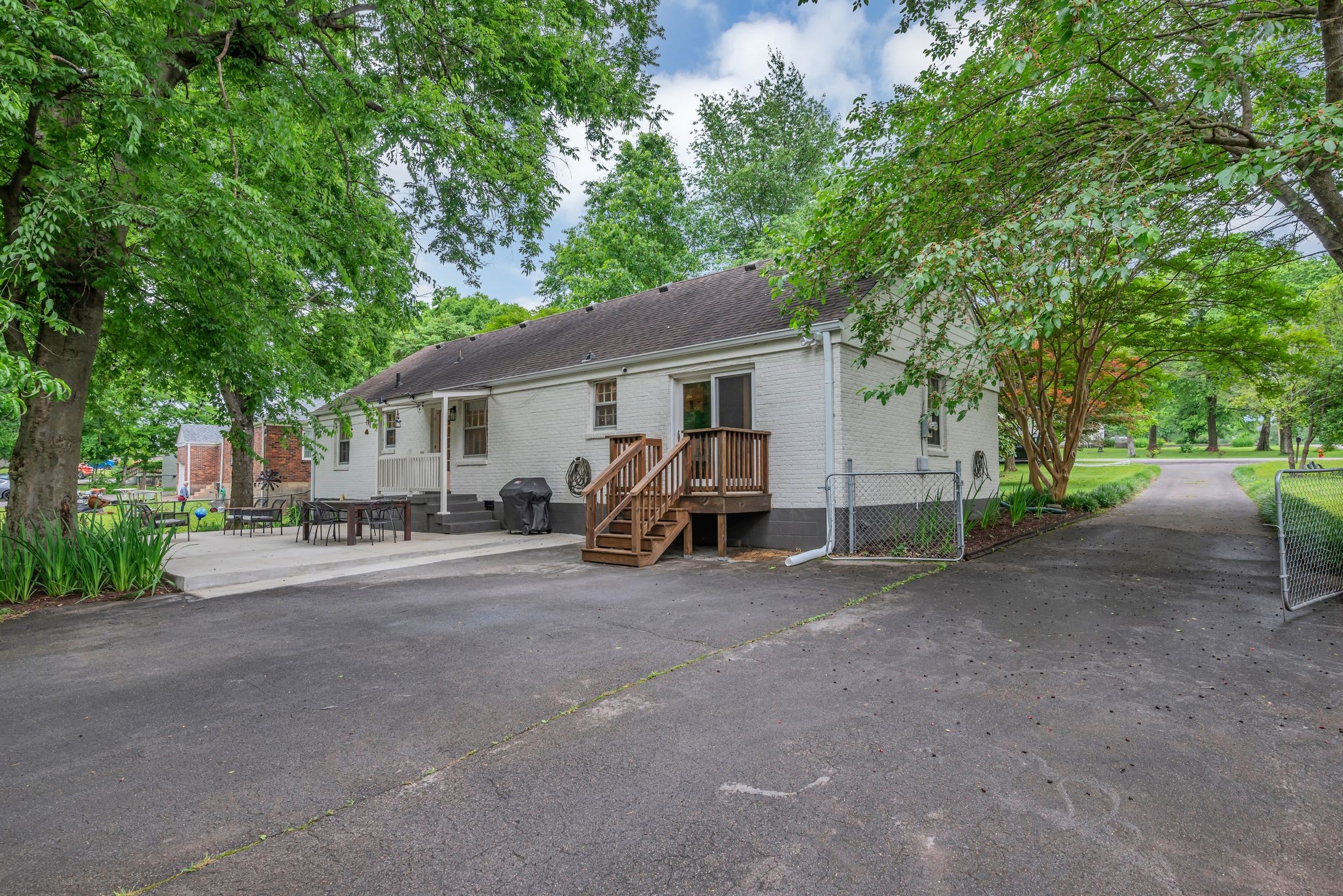 1201 Richmond Dr