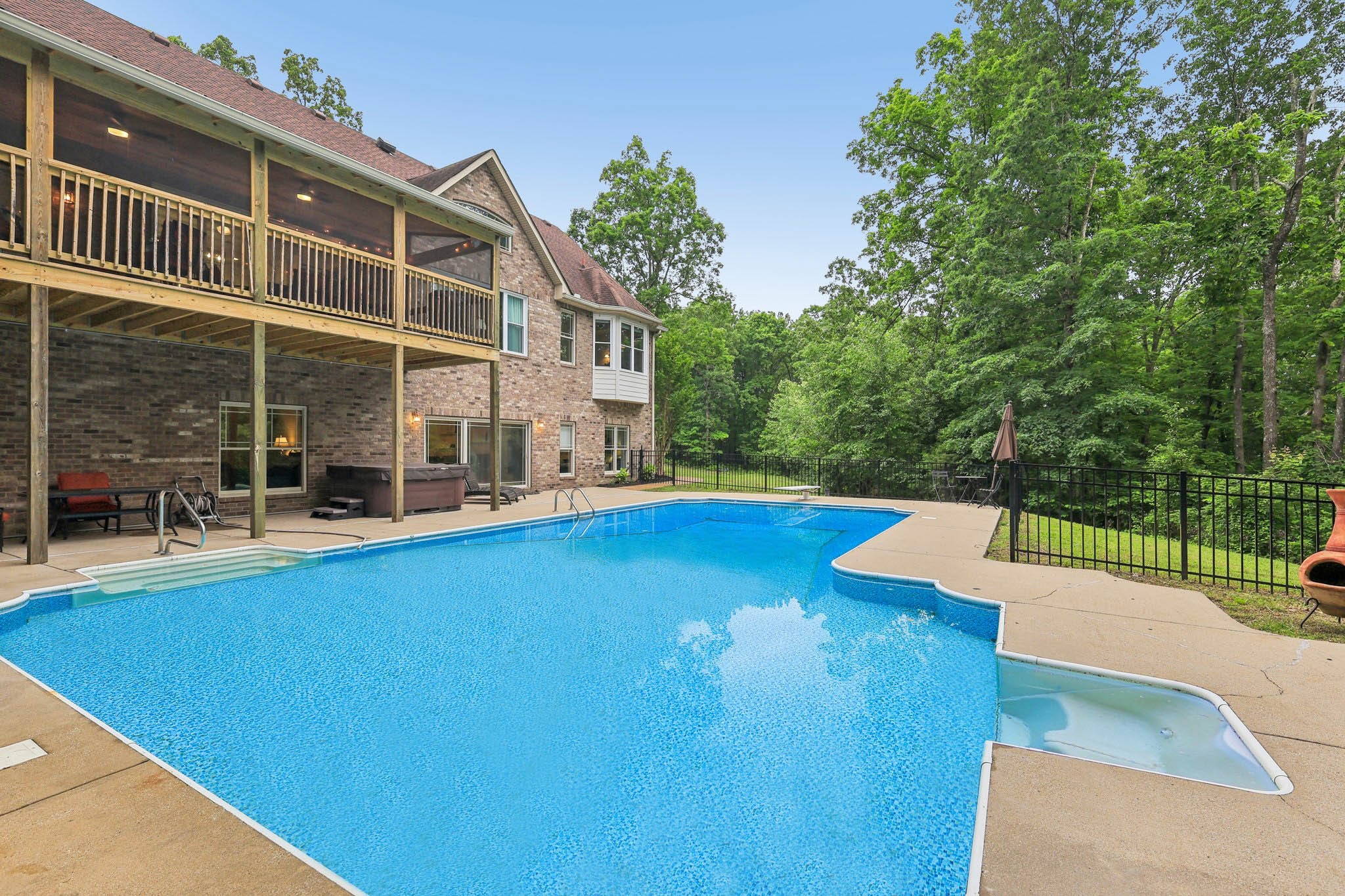 1313 Ridge Rd