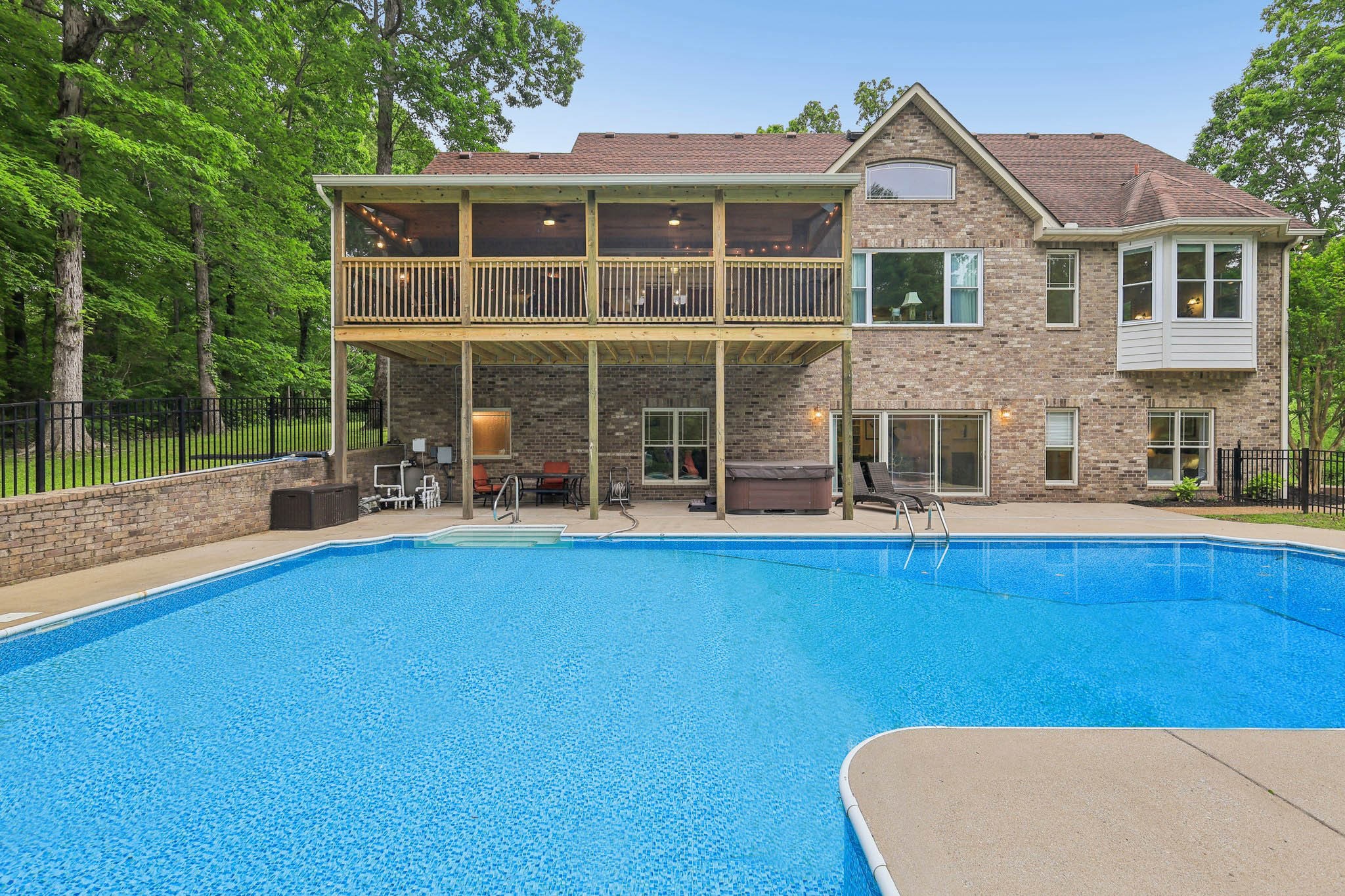 1313 Ridge Rd