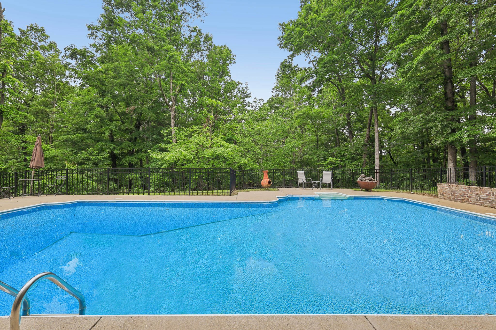 1313 Ridge Rd