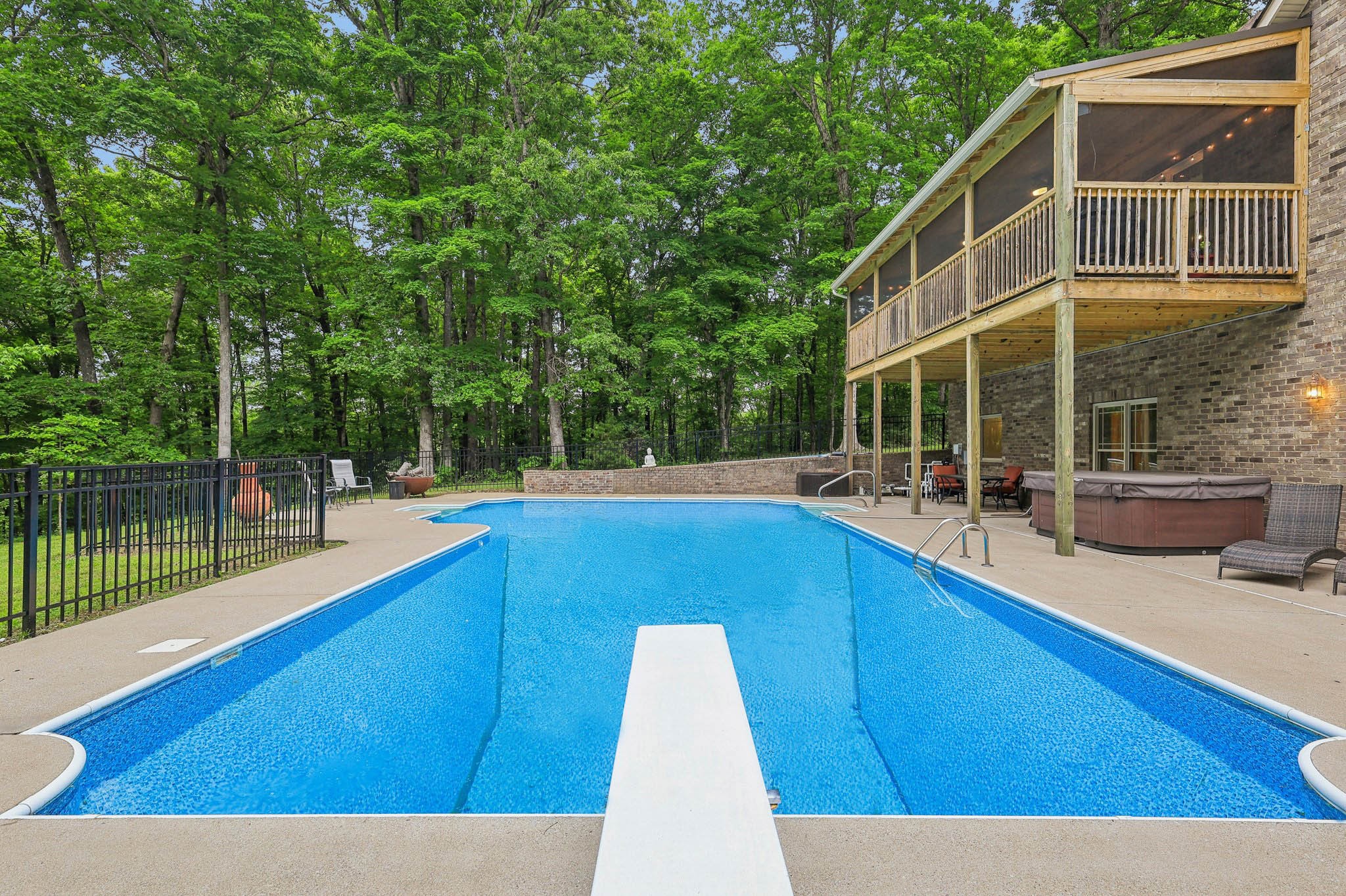 1313 Ridge Rd