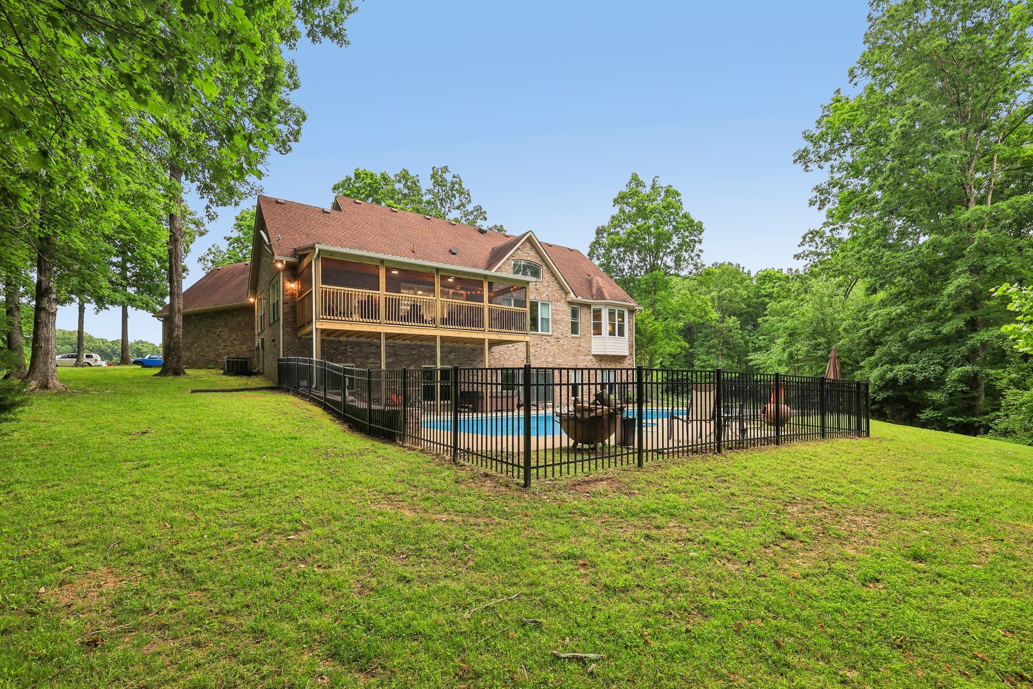 1313 Ridge Rd