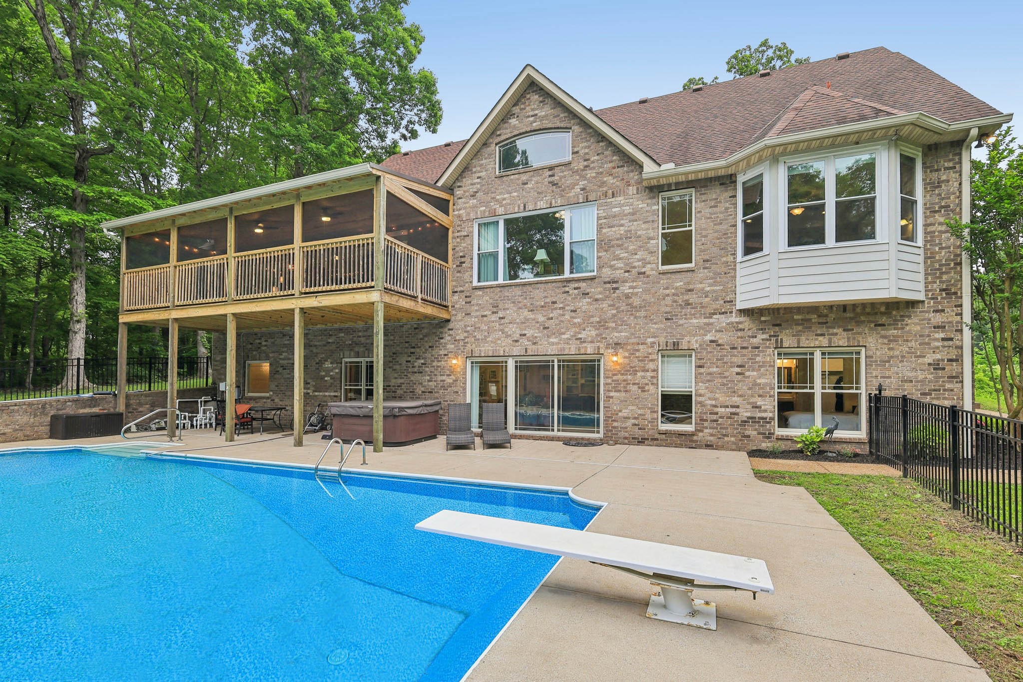 1313 Ridge Rd