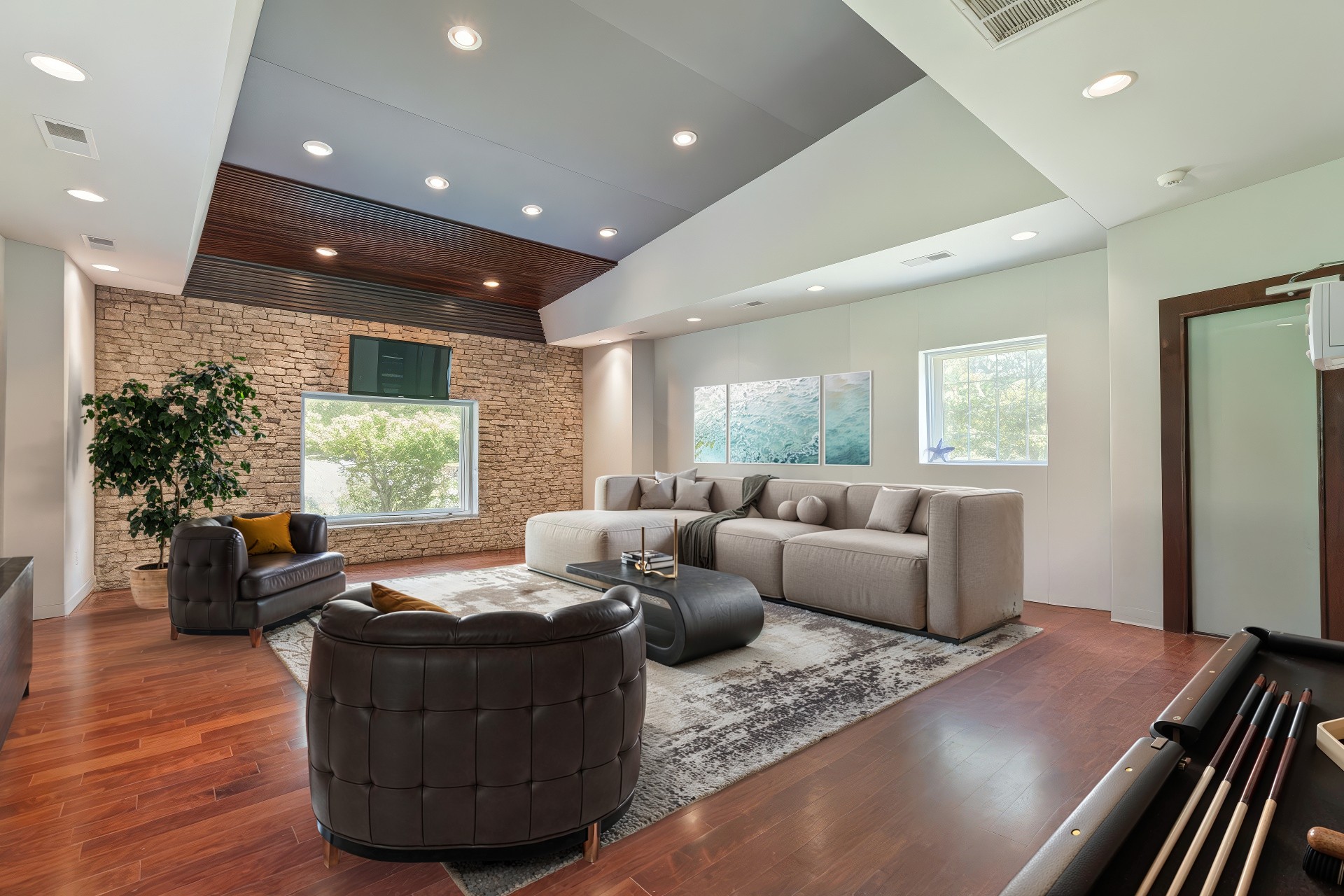 2111 Lovelace Lane