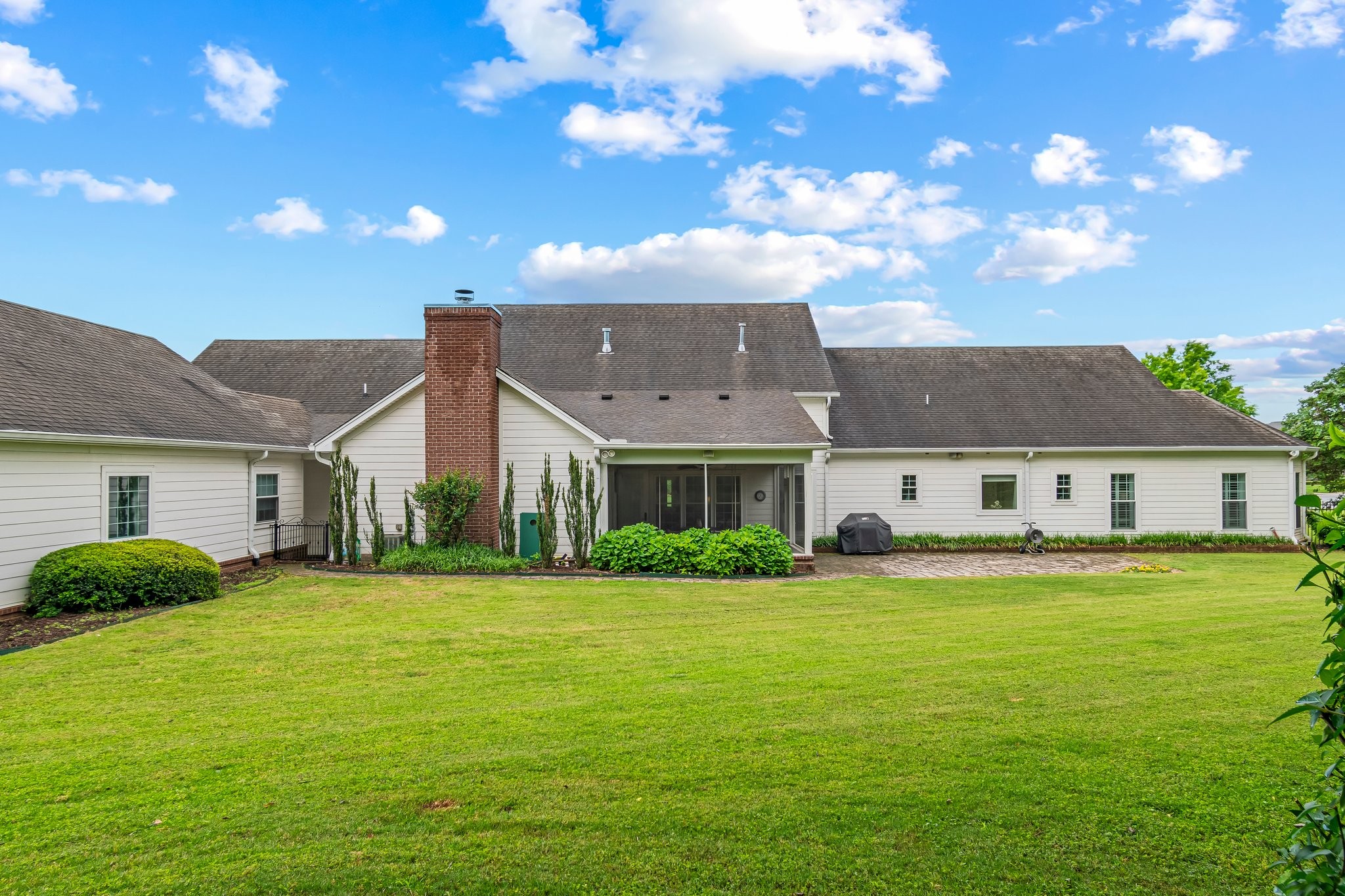 2111 Lovelace Lane