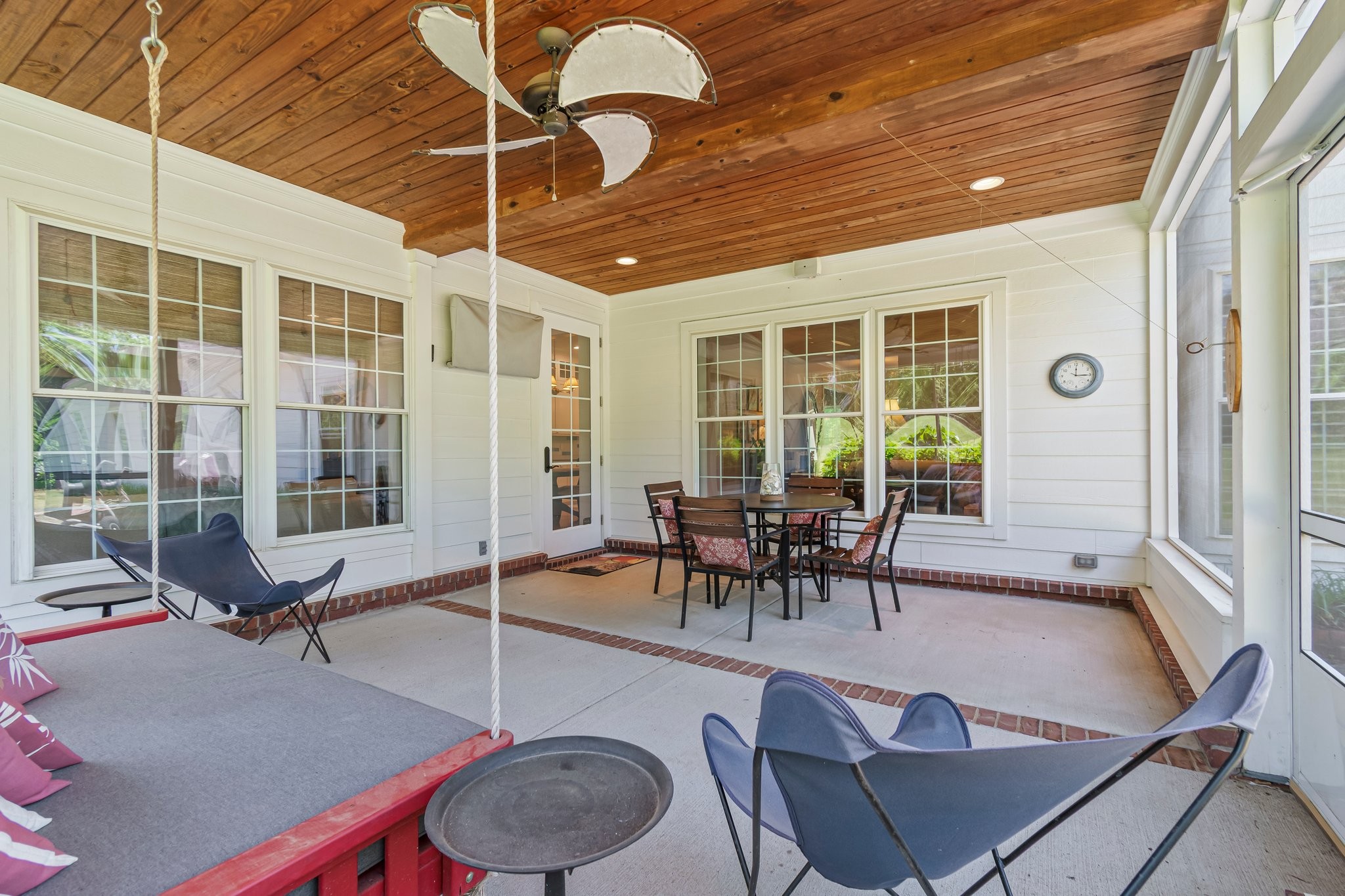 2111 Lovelace Lane