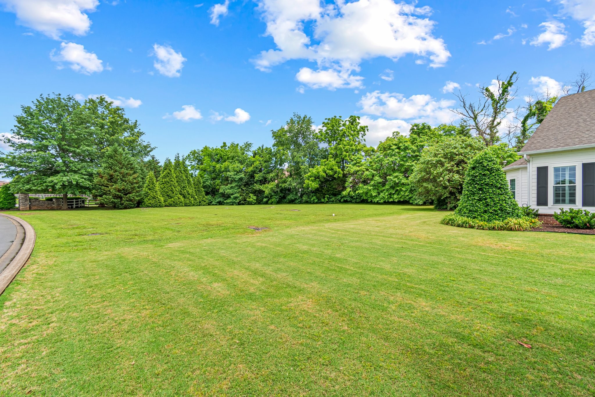 2111 Lovelace Lane