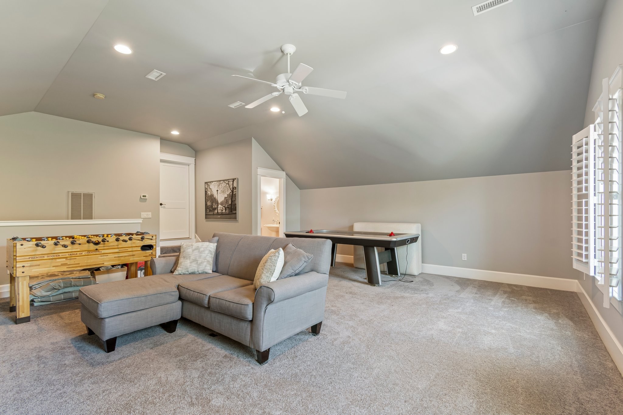 2111 Lovelace Lane