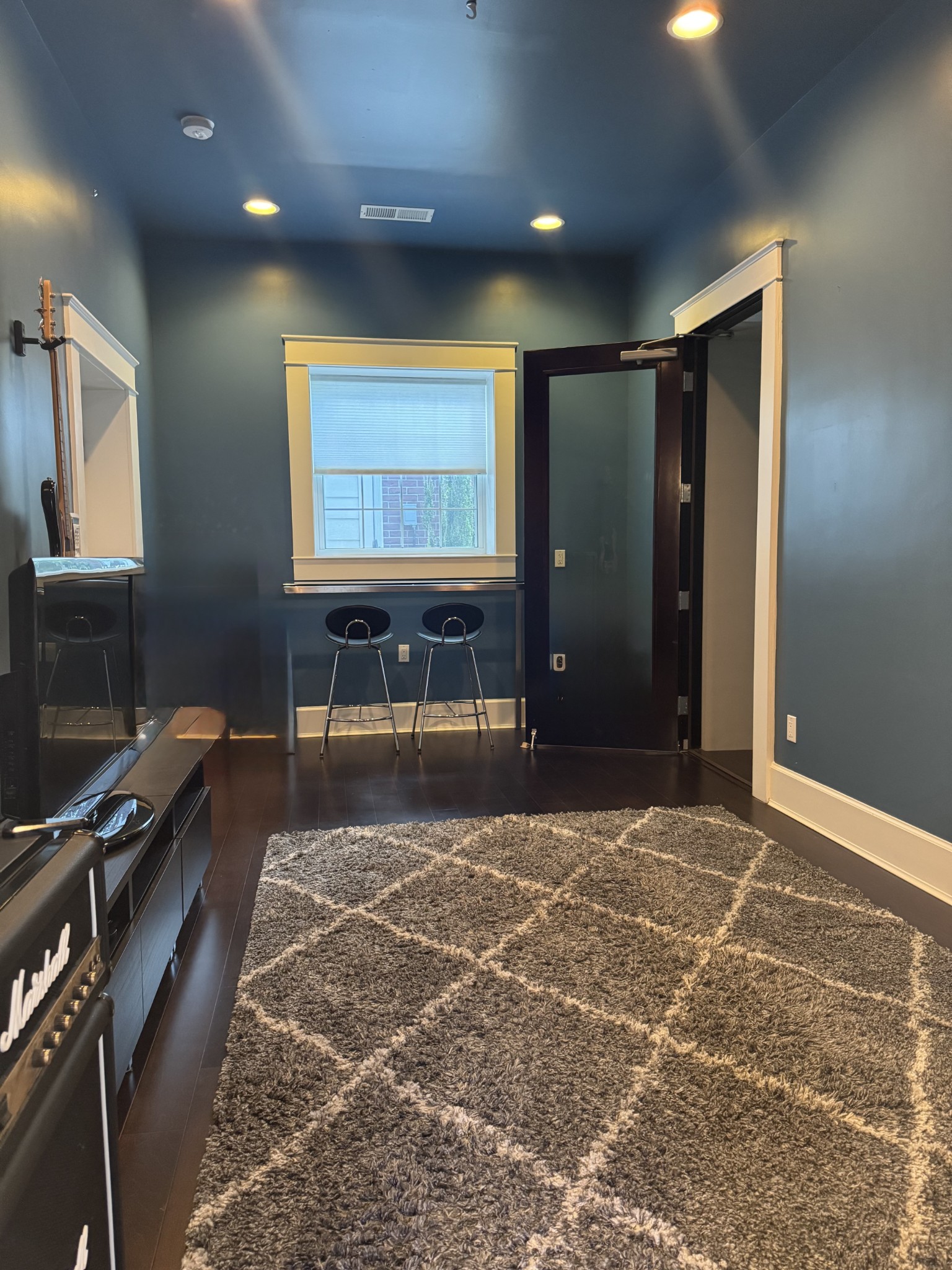 2111 Lovelace Lane