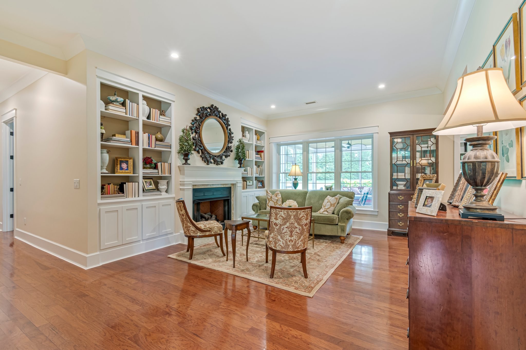 2111 Lovelace Lane