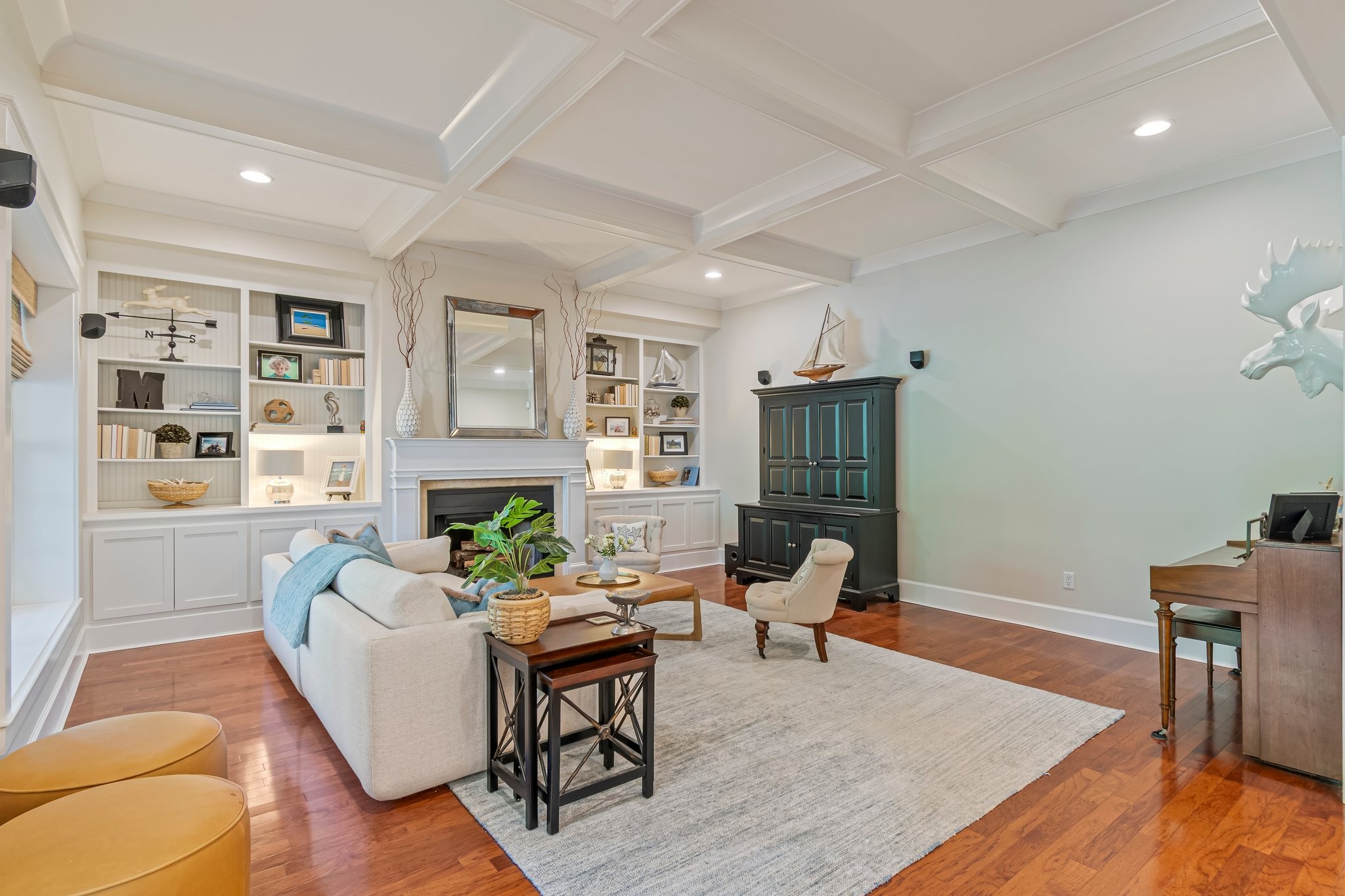 2111 Lovelace Lane