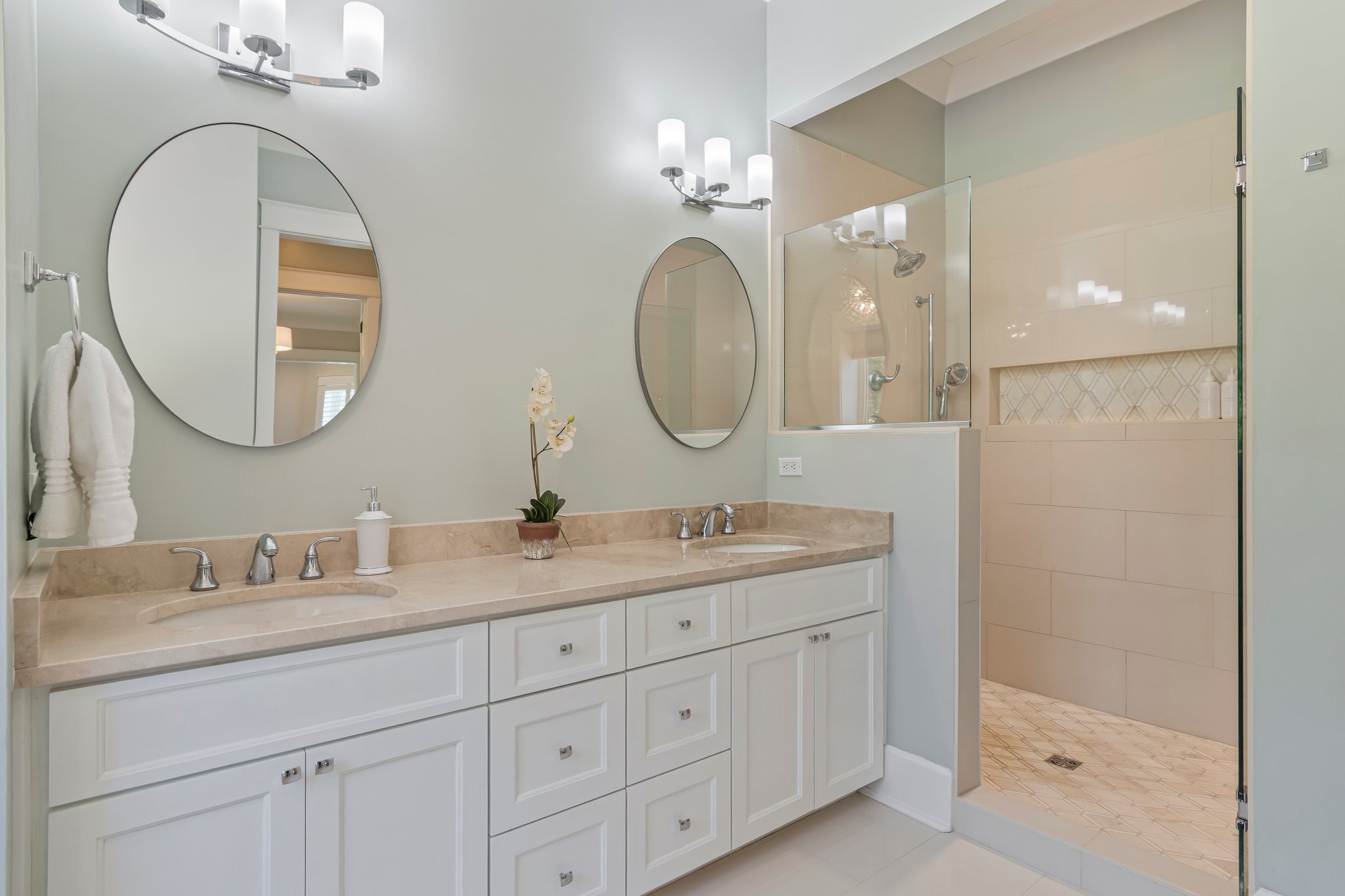 2111 Lovelace Lane