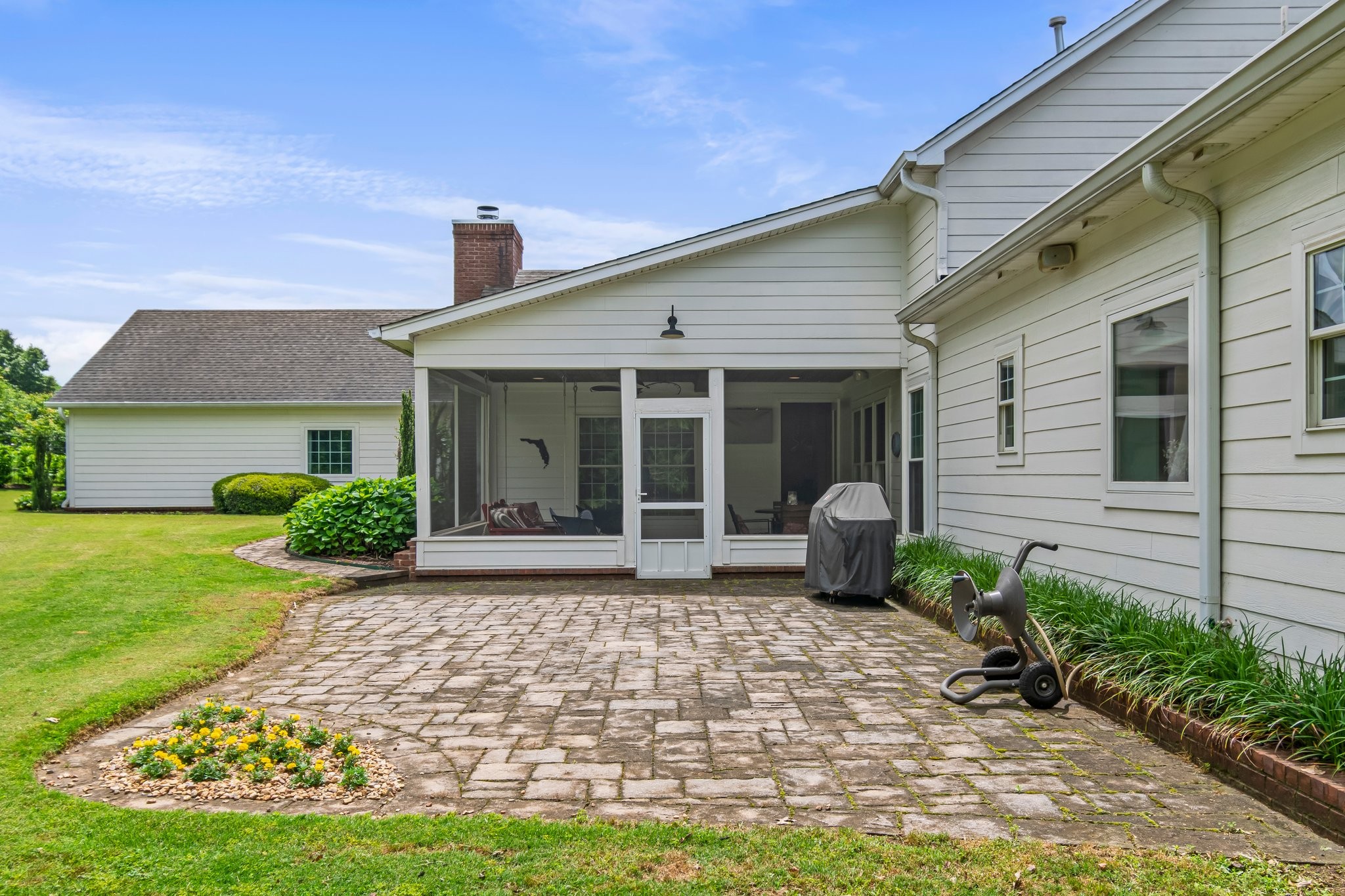 2111 Lovelace Lane