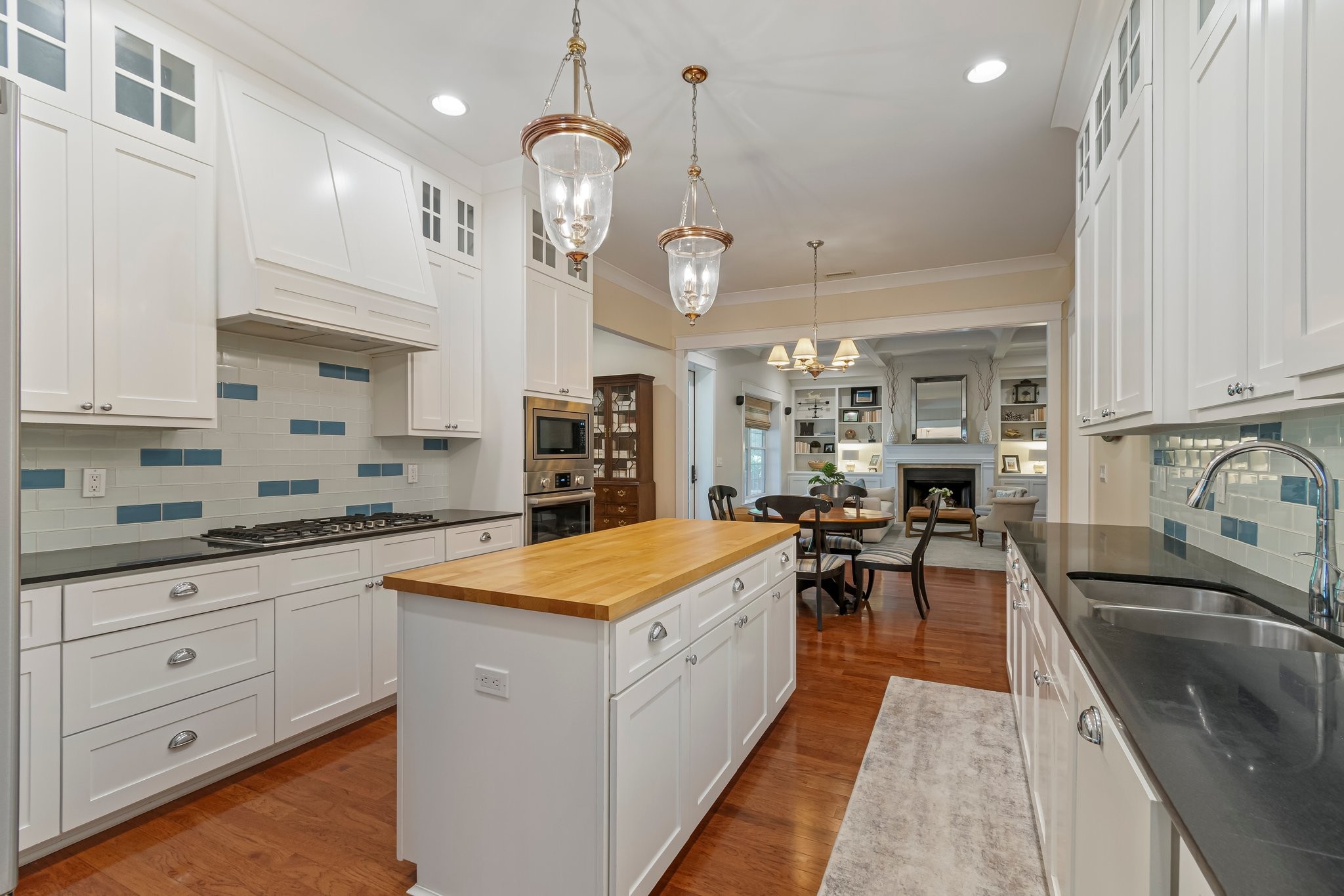 2111 Lovelace Lane
