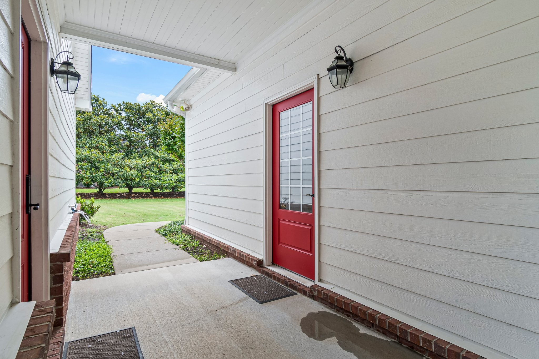 2111 Lovelace Lane