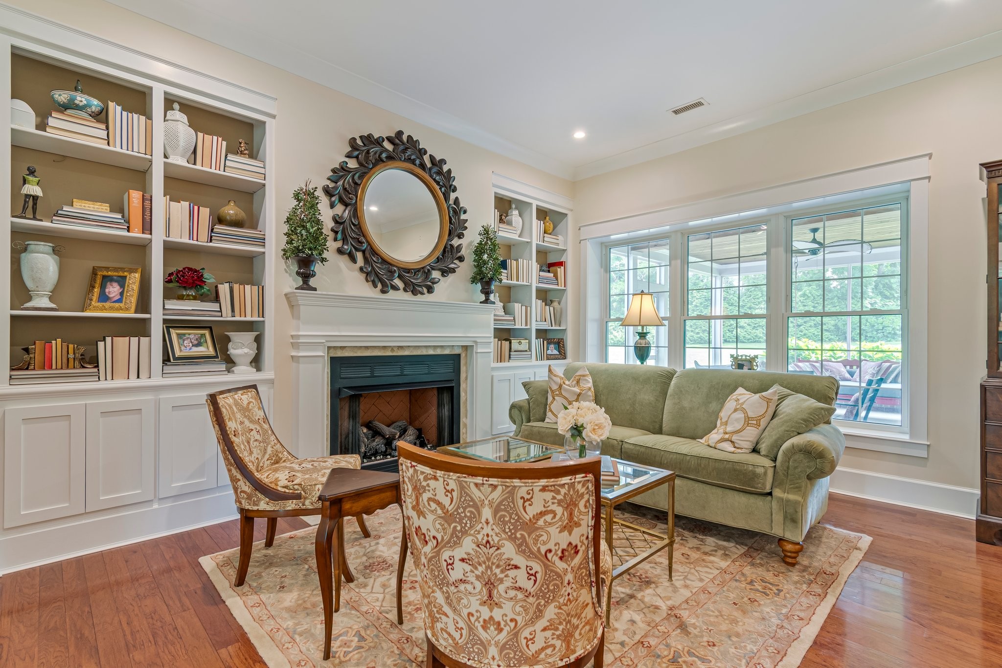 2111 Lovelace Lane