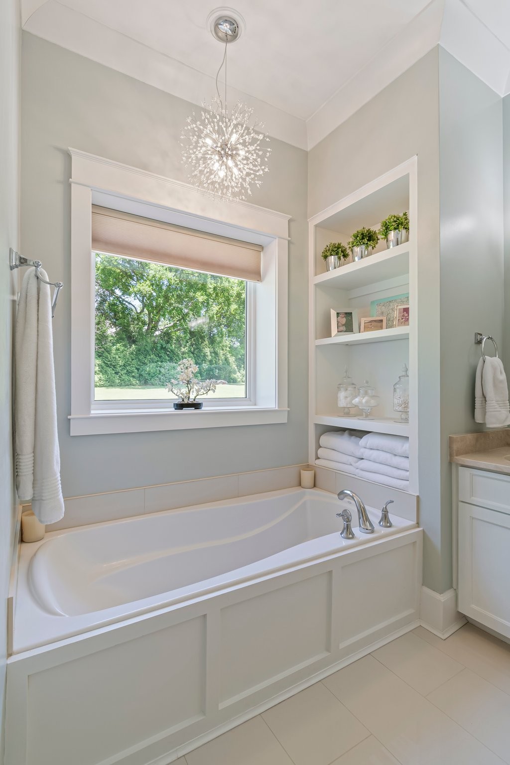 2111 Lovelace Lane
