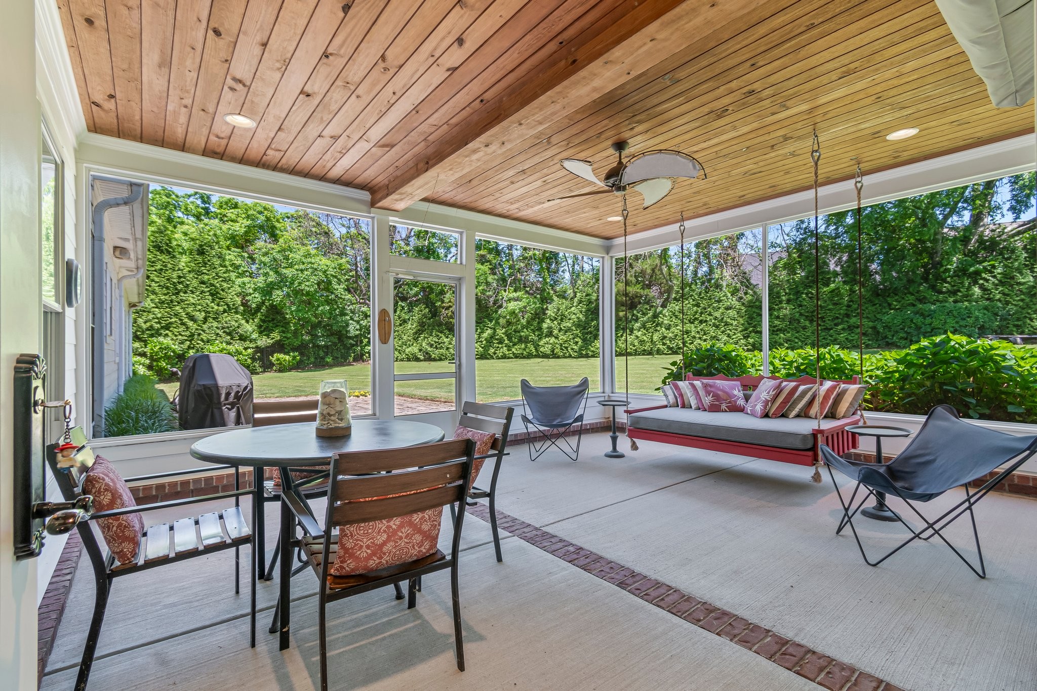 2111 Lovelace Lane