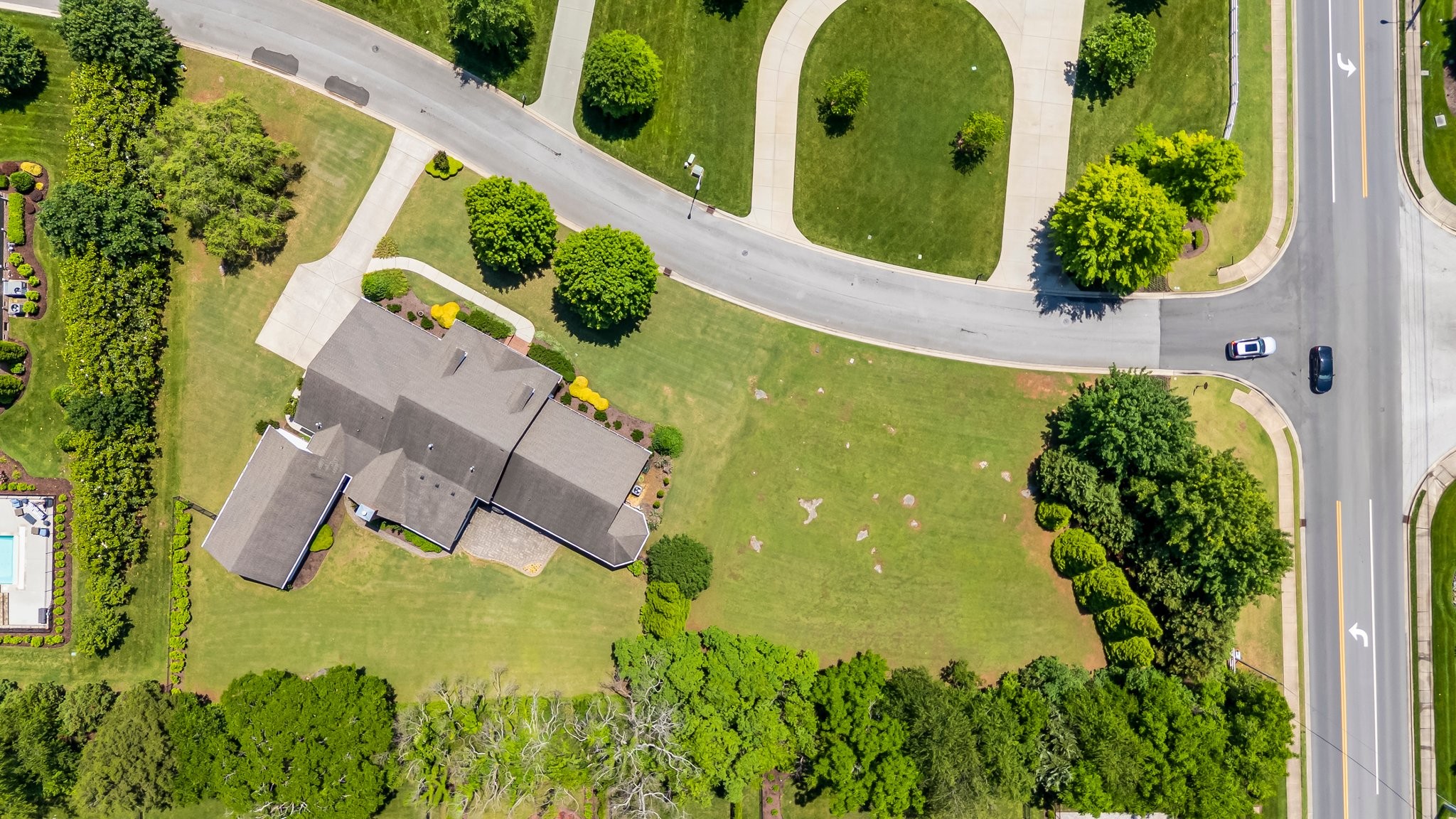 2111 Lovelace Lane