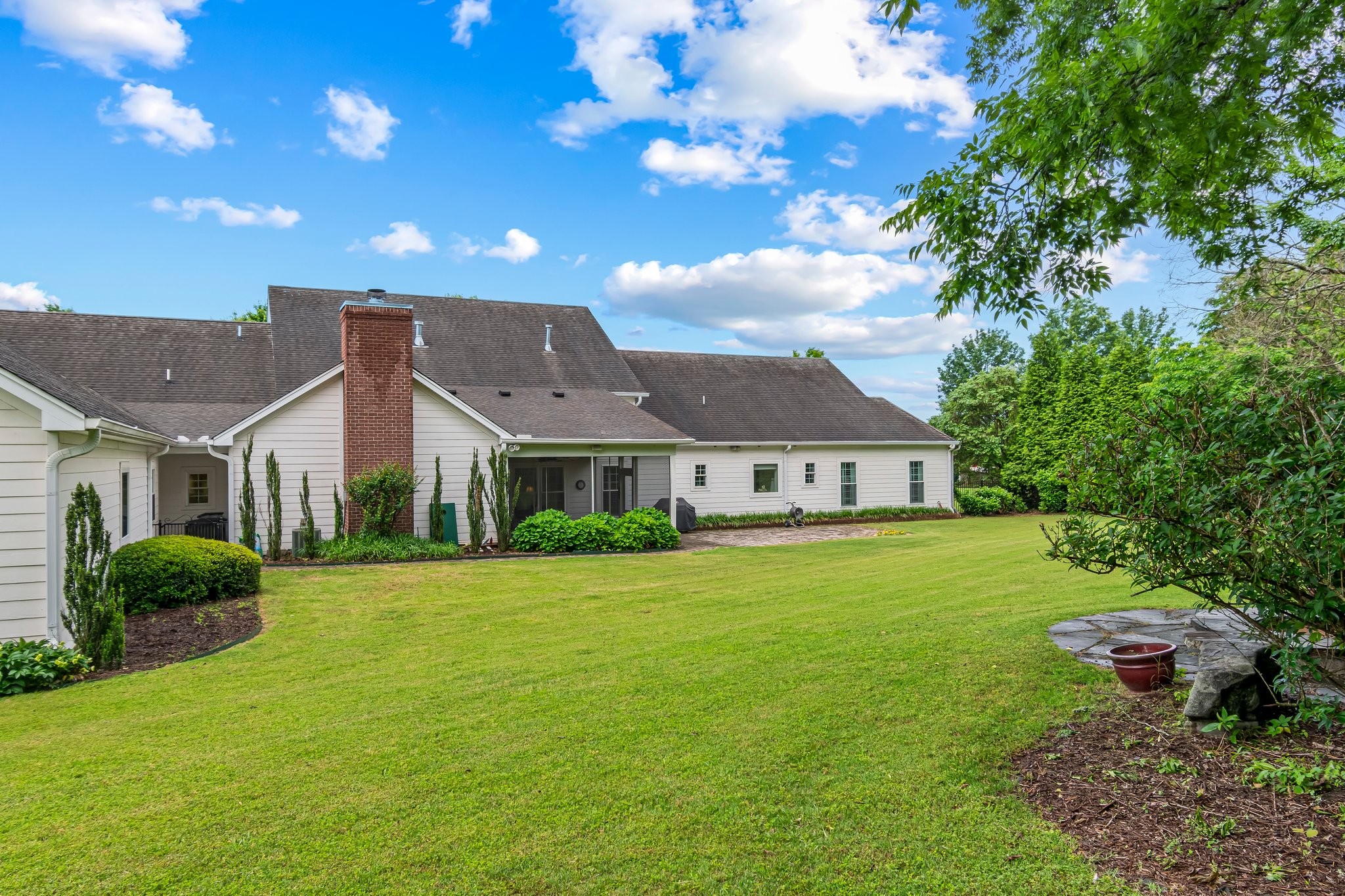 2111 Lovelace Lane