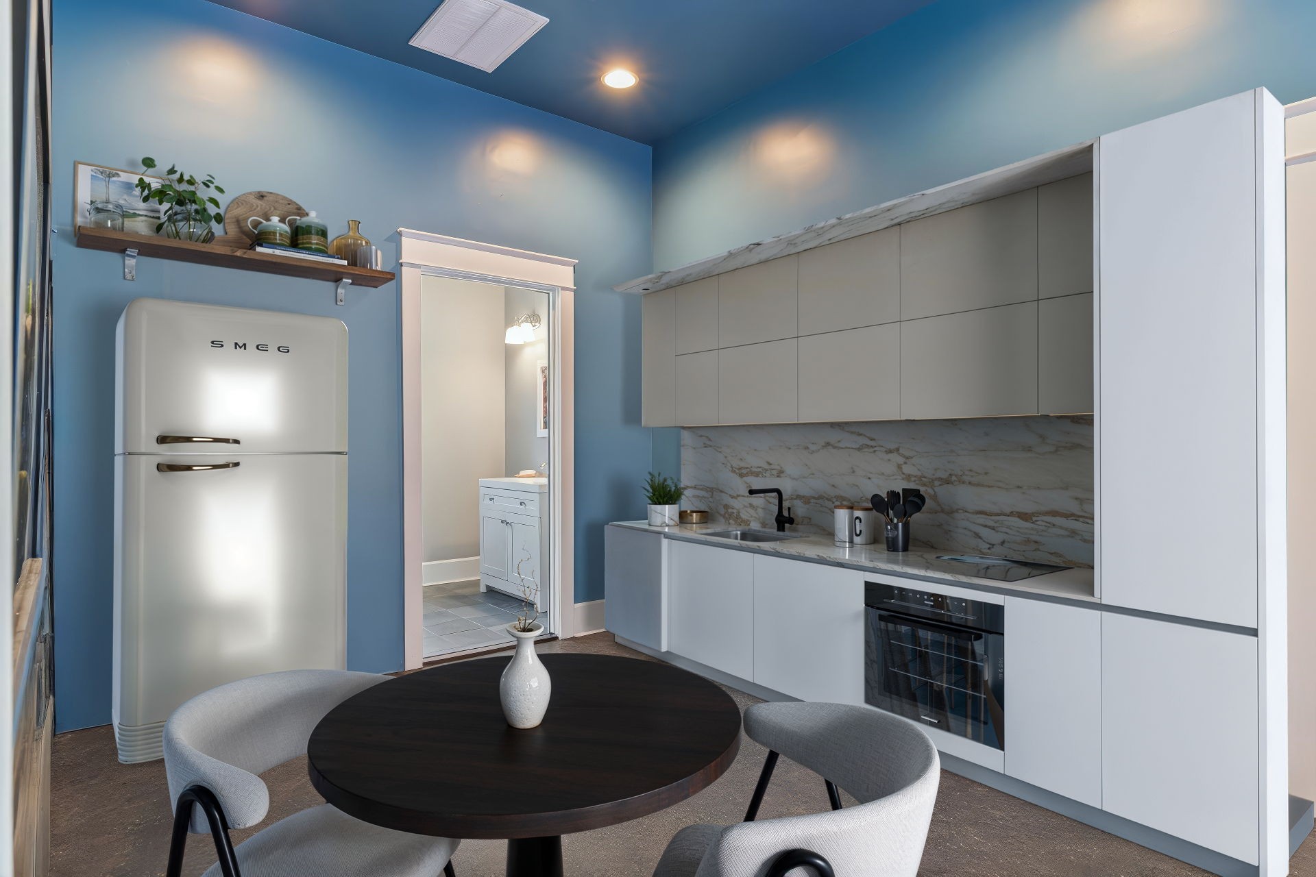 2111 Lovelace Lane