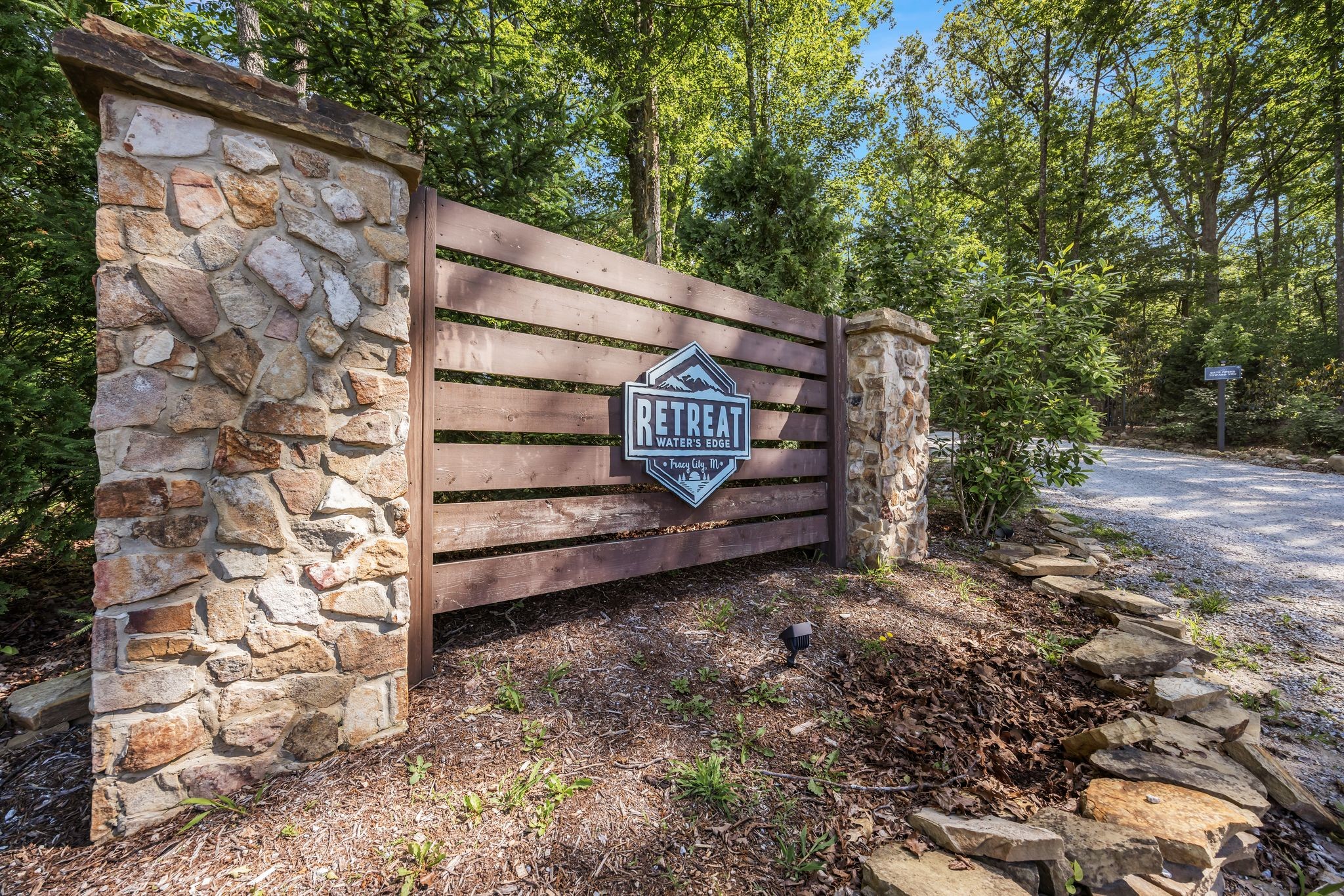 113 Hemlock Cove