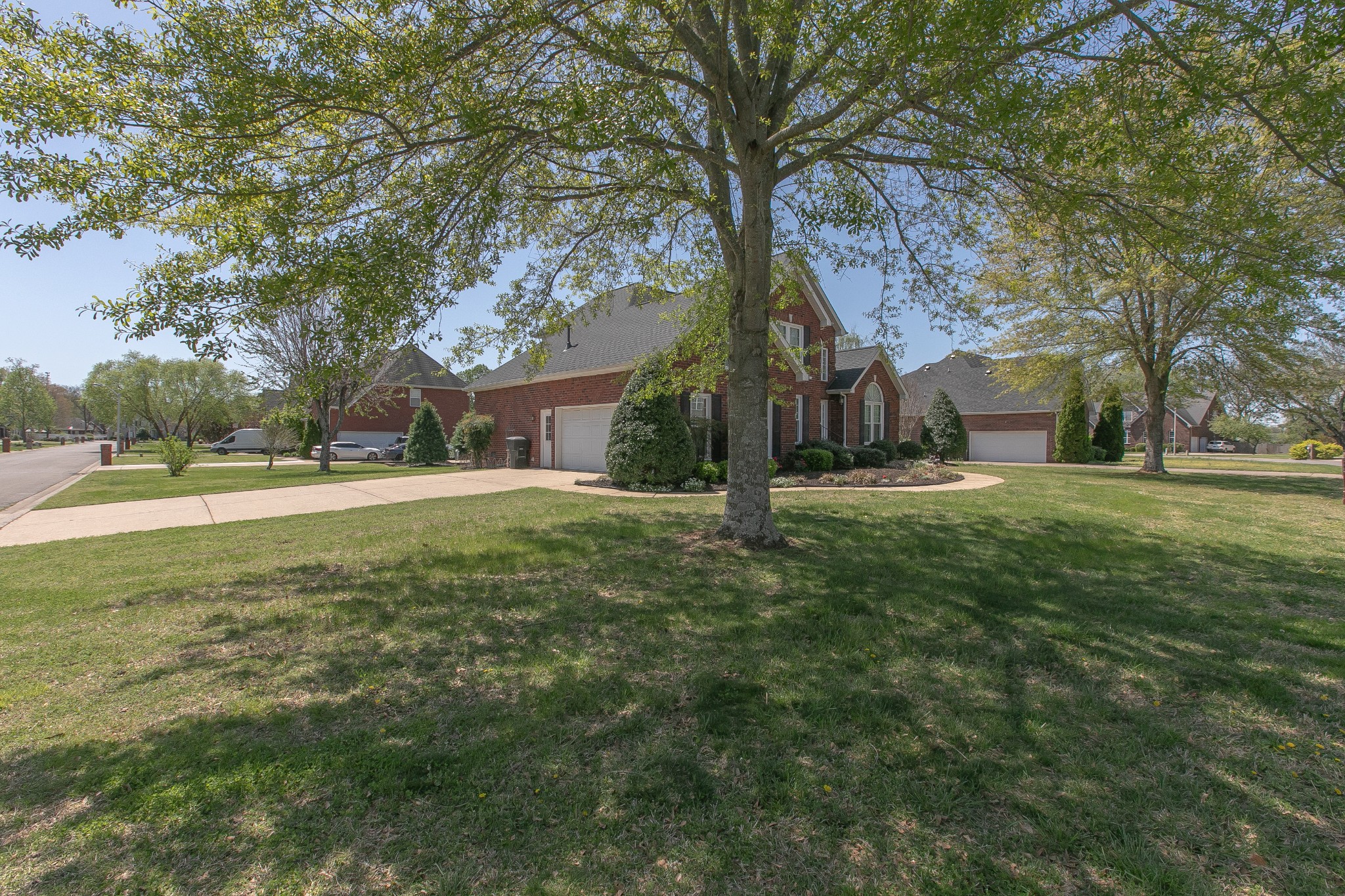 206 Sayre Ln