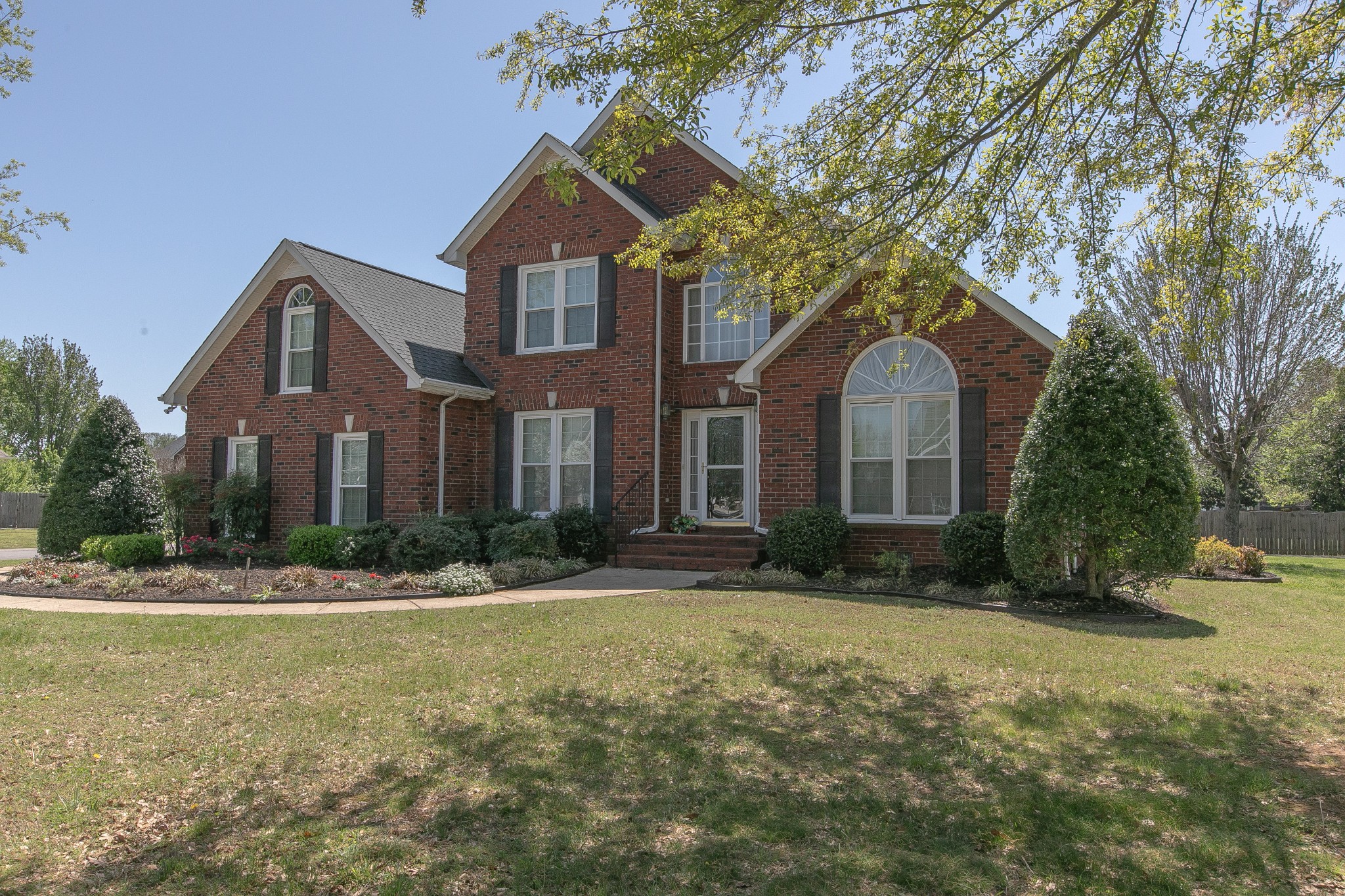 206 Sayre Ln