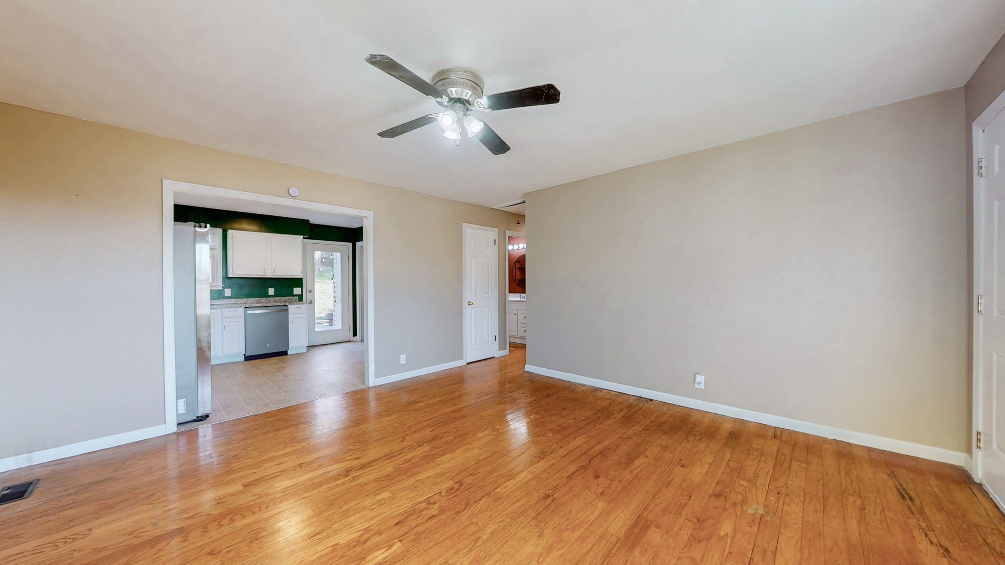 108 Oakwood Ct
